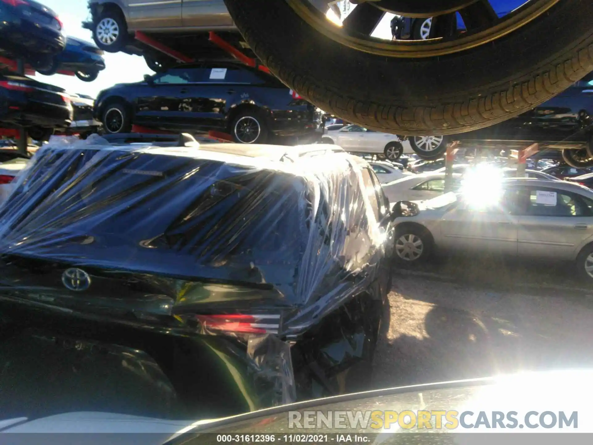 4 Photograph of a damaged car 5TDJRKEC3MS038043 TOYOTA SIENNA 2021