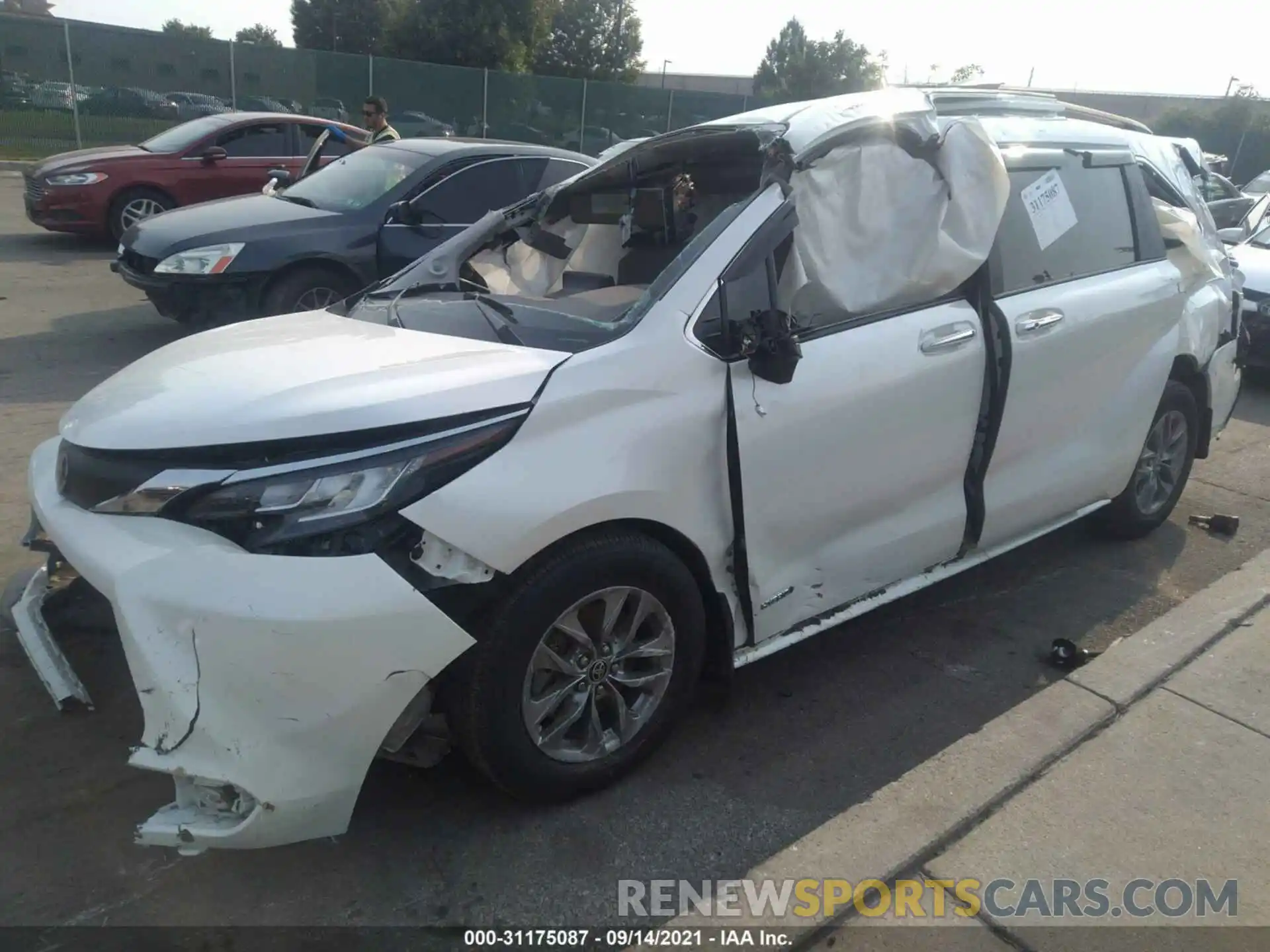 2 Photograph of a damaged car 5TDJRKEC4MS009098 TOYOTA SIENNA 2021