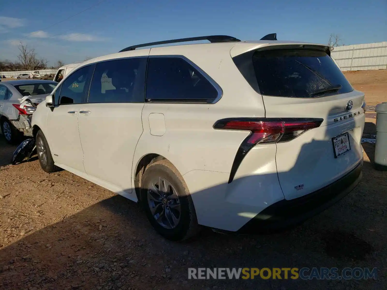 3 Photograph of a damaged car 5TDJRKEC4MS009408 TOYOTA SIENNA 2021