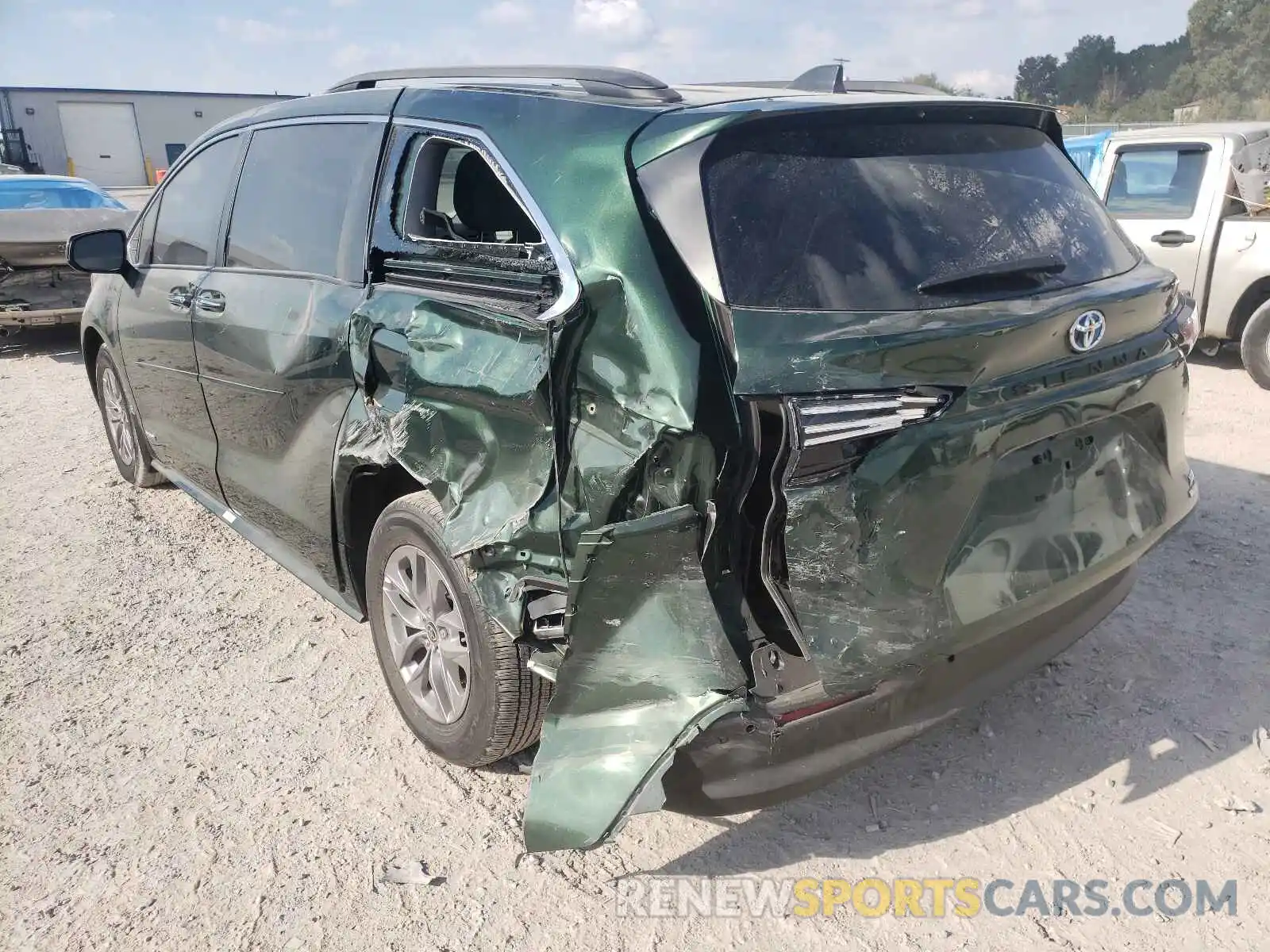 3 Photograph of a damaged car 5TDJRKEC4MS033756 TOYOTA SIENNA 2021