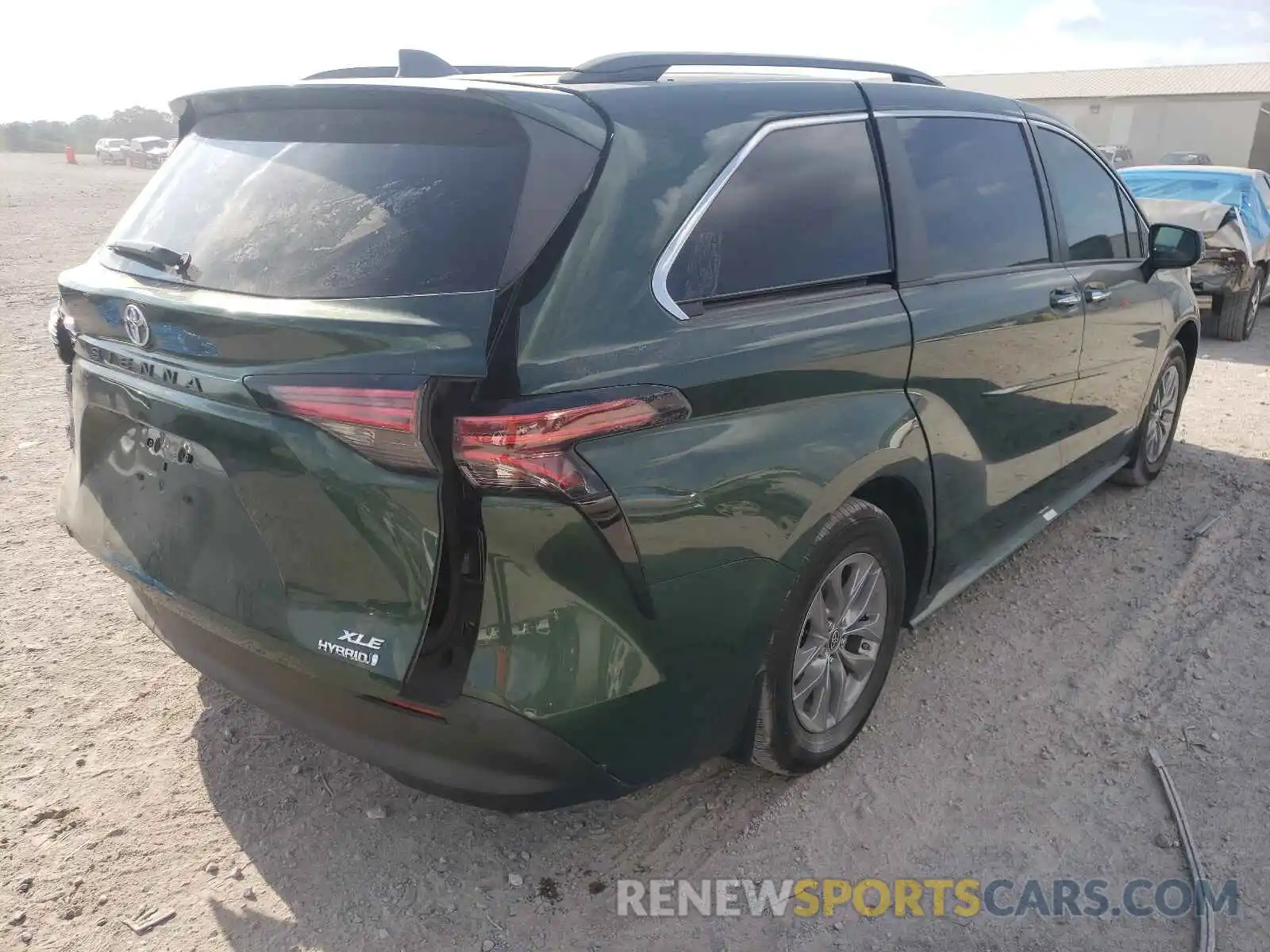 4 Photograph of a damaged car 5TDJRKEC4MS033756 TOYOTA SIENNA 2021