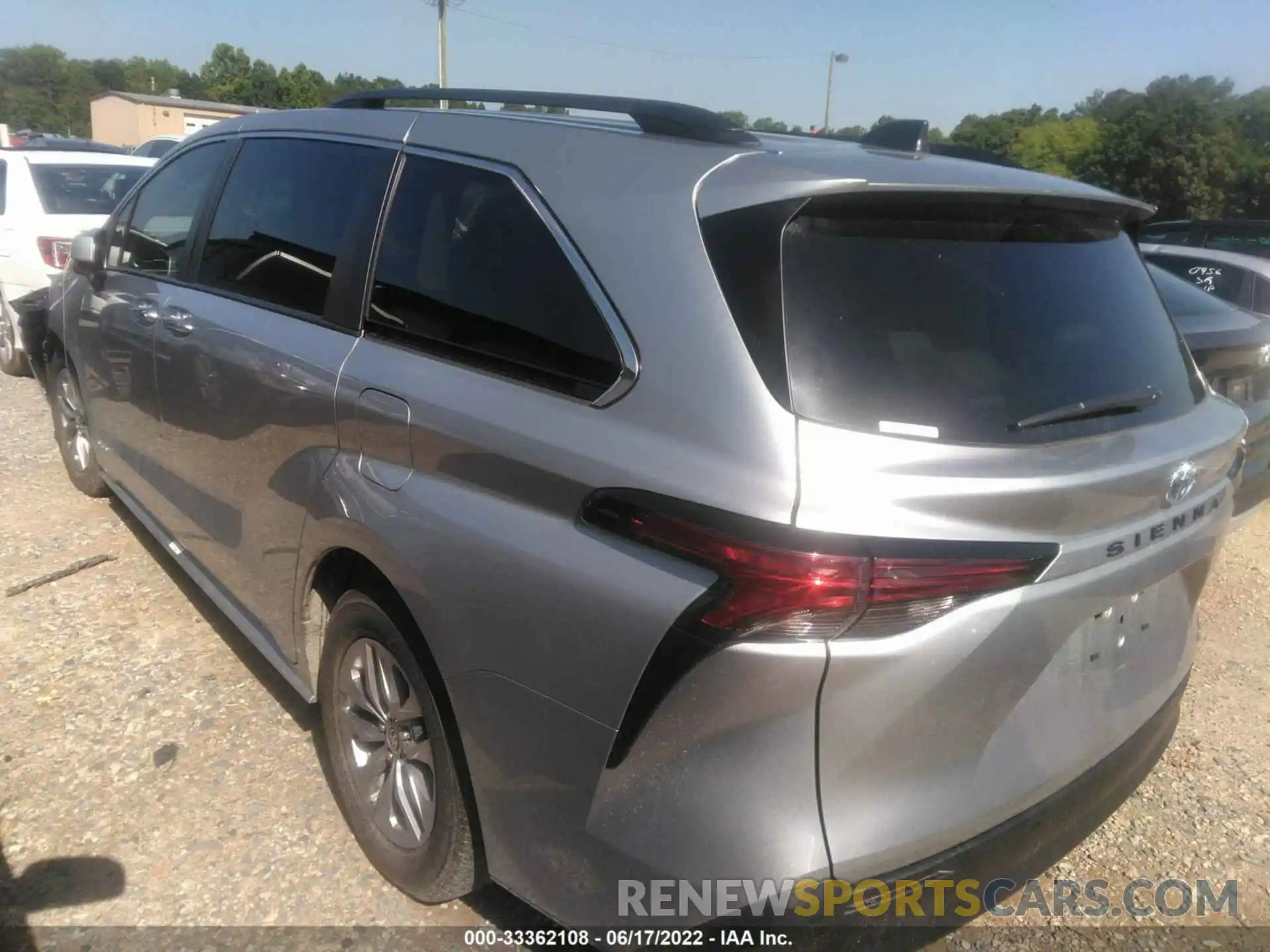 3 Photograph of a damaged car 5TDJRKEC4MS056664 TOYOTA SIENNA 2021