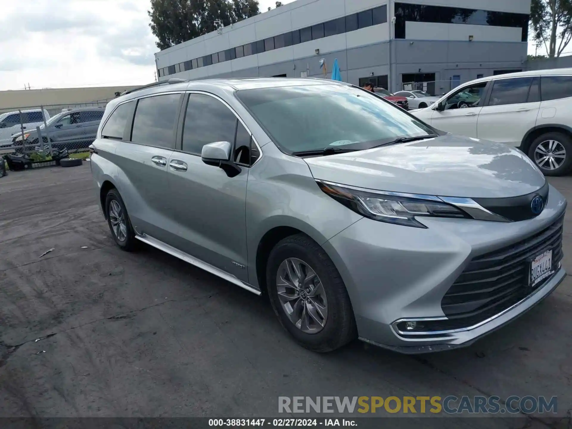 1 Photograph of a damaged car 5TDJRKEC5MS008087 TOYOTA SIENNA 2021