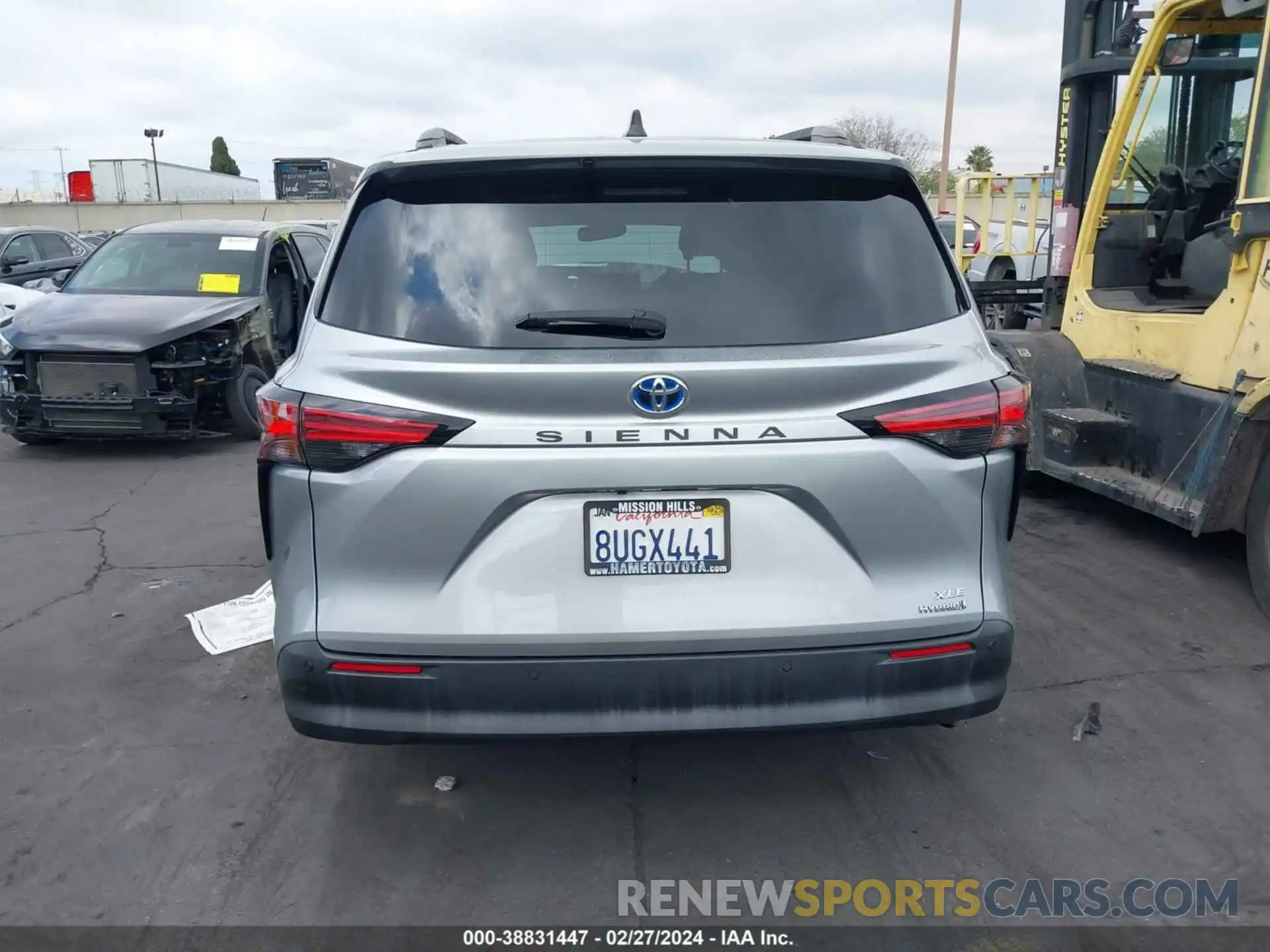 16 Photograph of a damaged car 5TDJRKEC5MS008087 TOYOTA SIENNA 2021