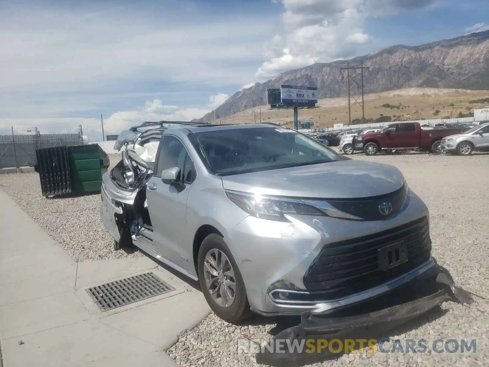 1 Photograph of a damaged car 5TDJRKEC5MS010177 TOYOTA SIENNA 2021