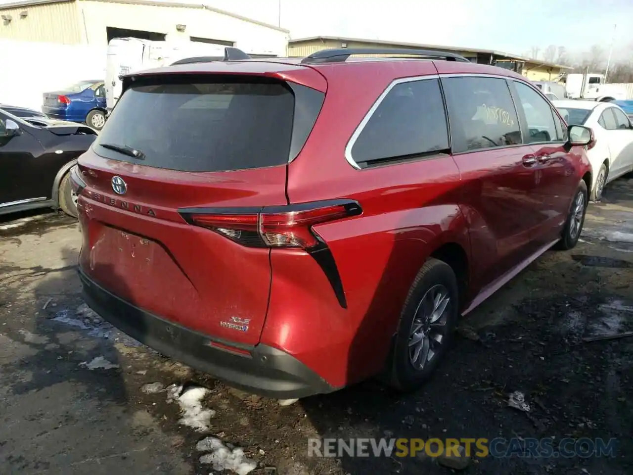 4 Photograph of a damaged car 5TDJRKEC5MS013368 TOYOTA SIENNA 2021