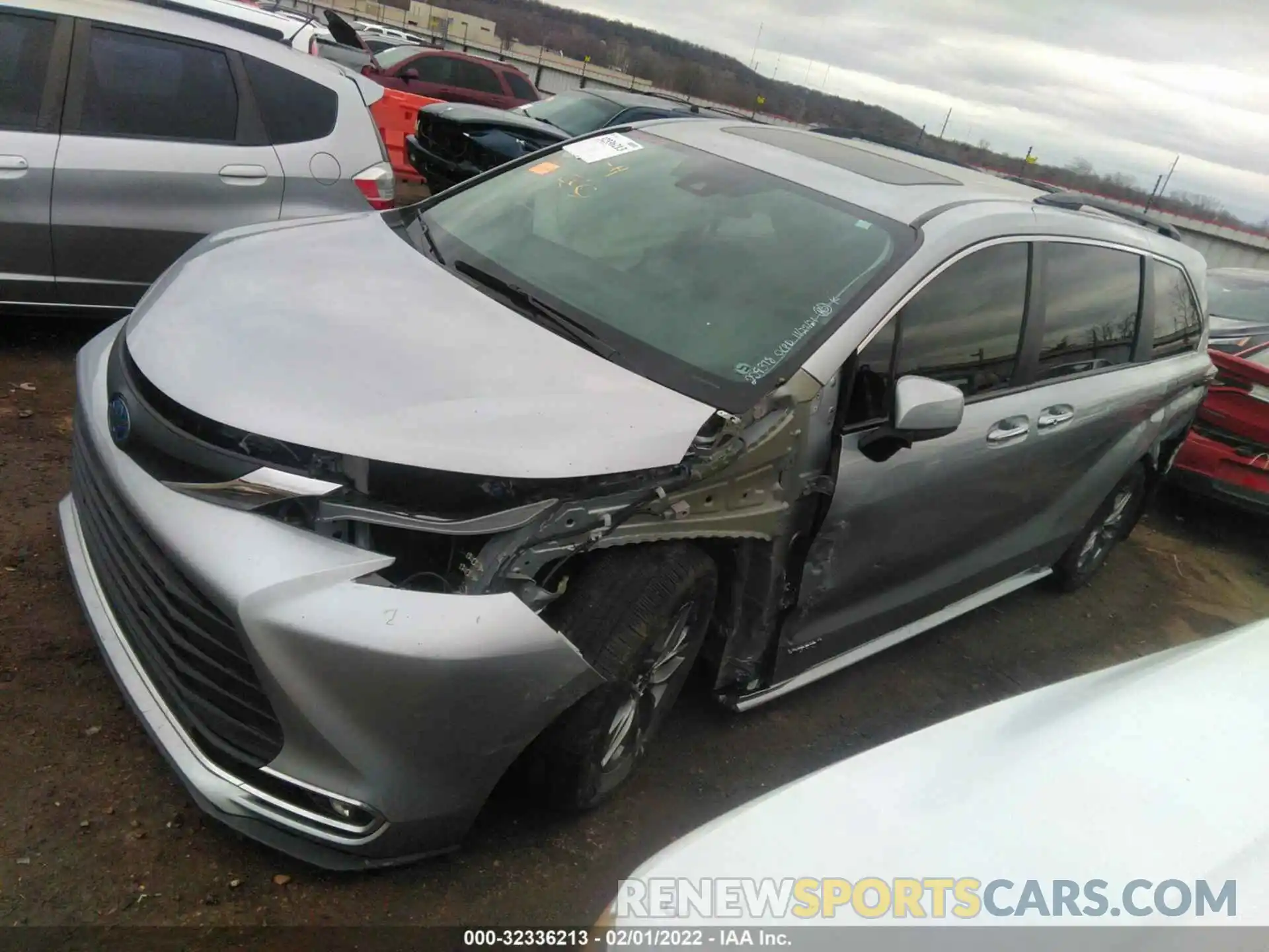 2 Photograph of a damaged car 5TDJRKEC5MS035001 TOYOTA SIENNA 2021