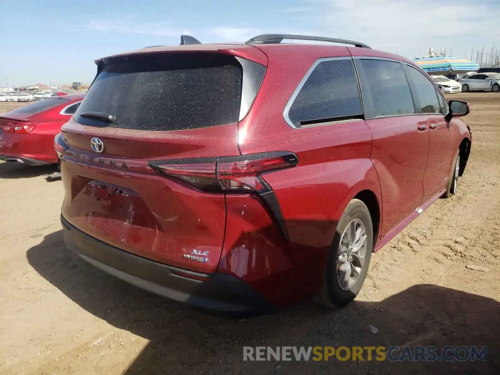 4 Photograph of a damaged car 5TDJRKEC5MS049500 TOYOTA SIENNA 2021