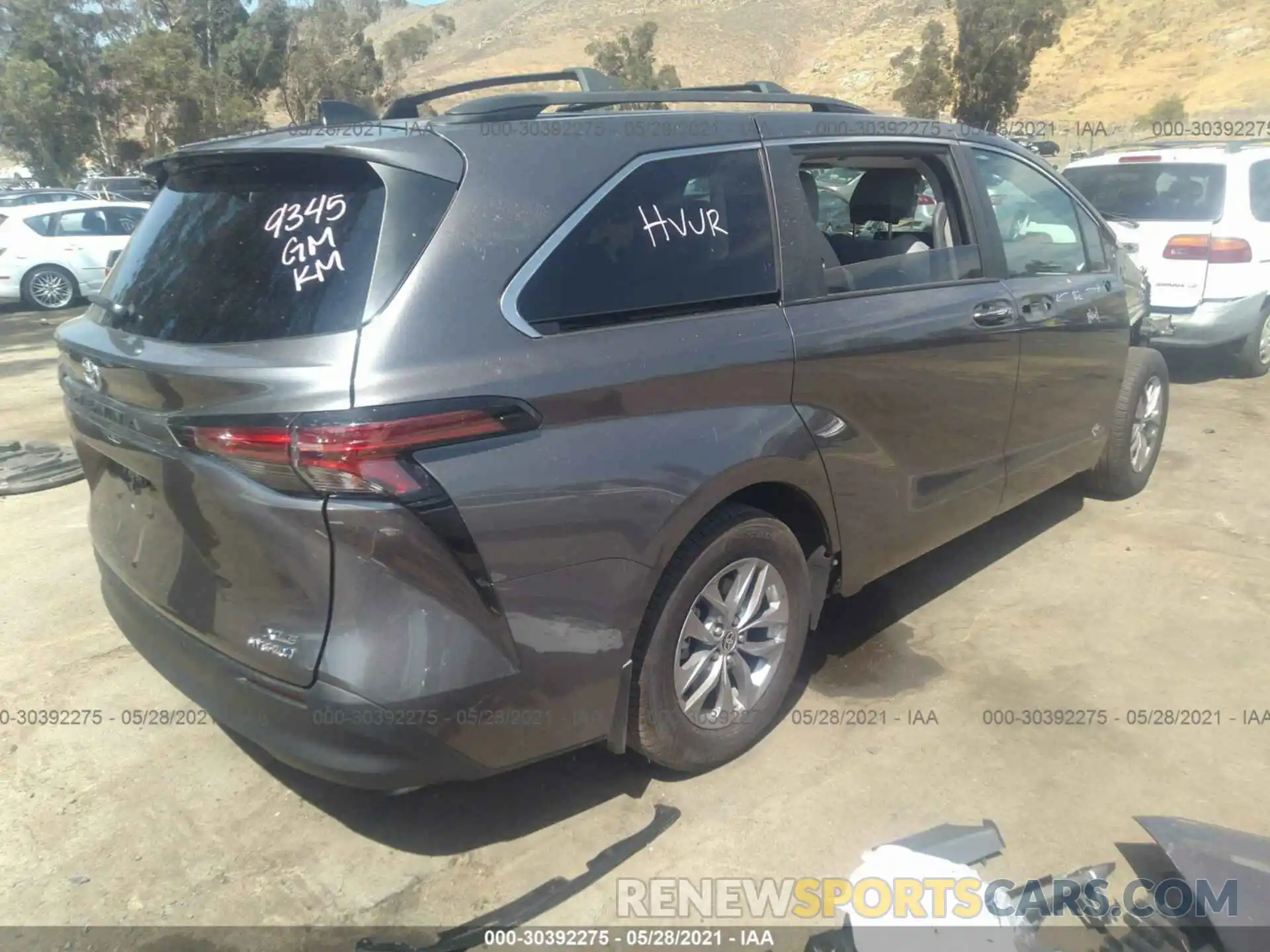 4 Photograph of a damaged car 5TDJRKEC6MS018644 TOYOTA SIENNA 2021