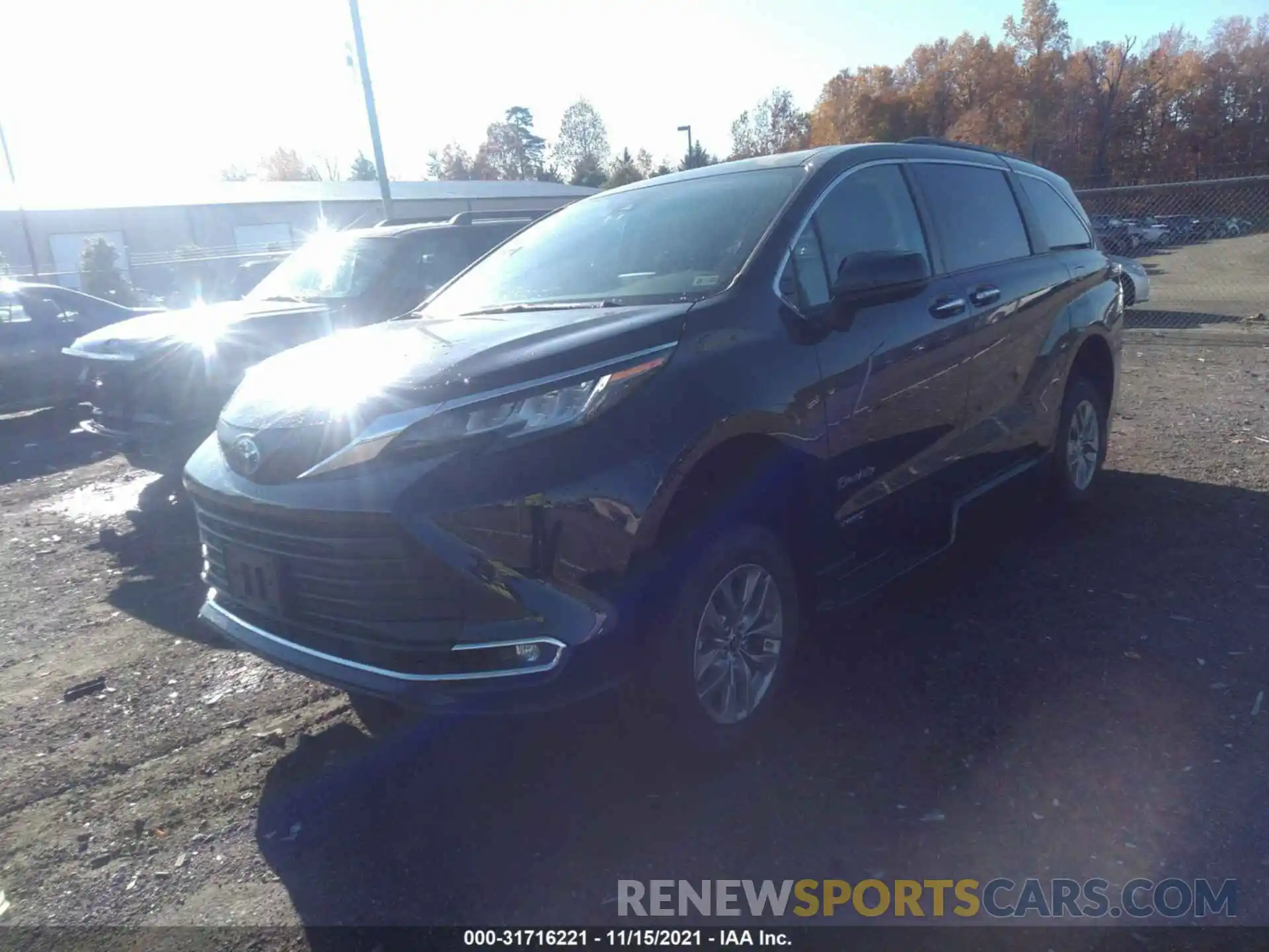 2 Photograph of a damaged car 5TDJRKEC6MS061087 TOYOTA SIENNA 2021