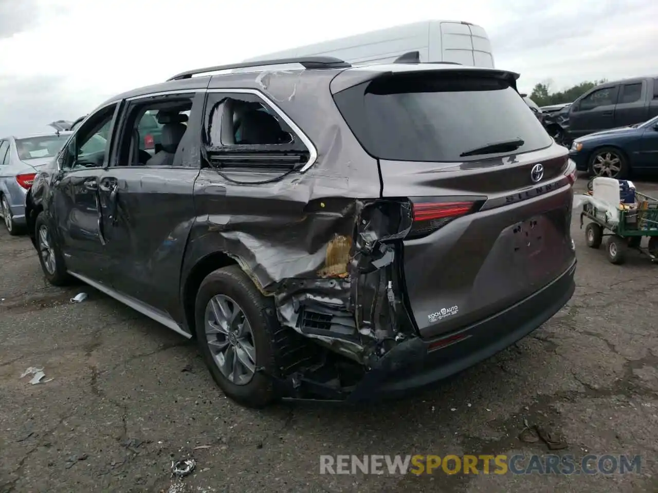 3 Photograph of a damaged car 5TDJRKEC6MS062742 TOYOTA SIENNA 2021