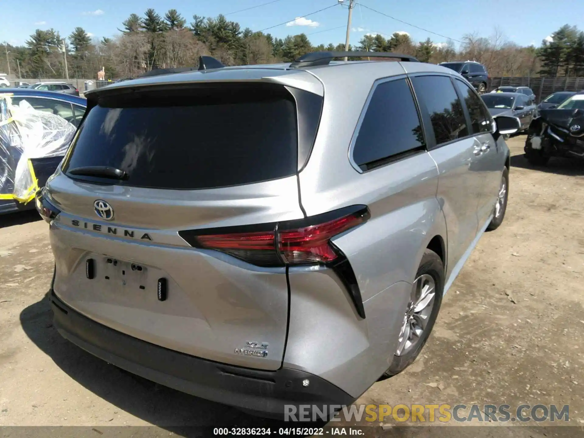 4 Photograph of a damaged car 5TDJRKEC7MS024131 TOYOTA SIENNA 2021