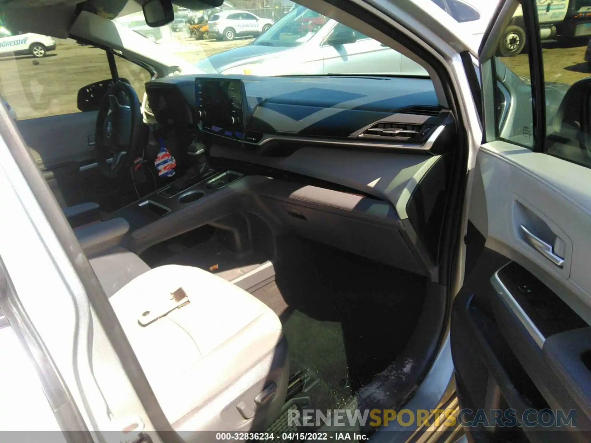 5 Photograph of a damaged car 5TDJRKEC7MS024131 TOYOTA SIENNA 2021