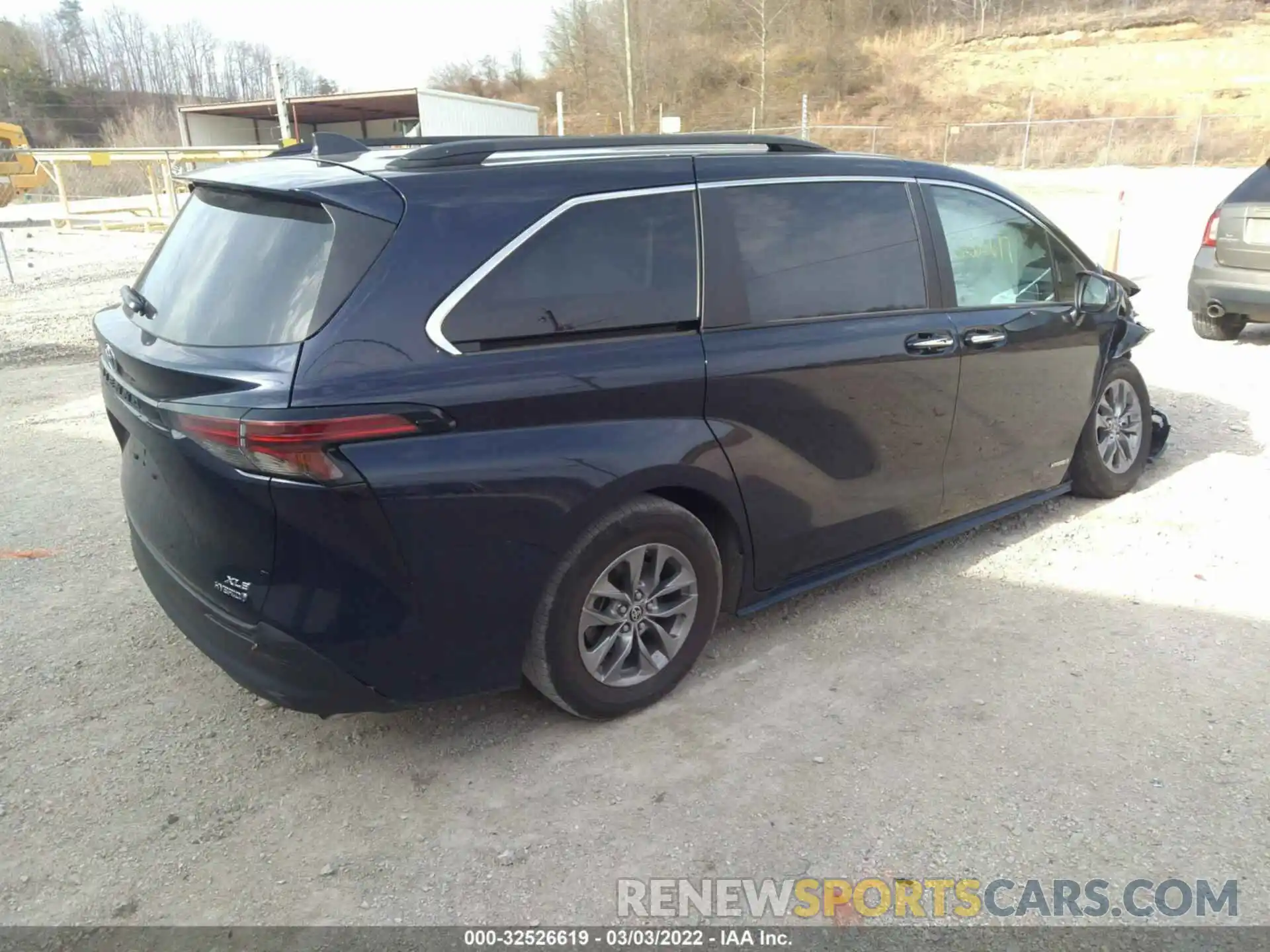 4 Photograph of a damaged car 5TDJRKEC8MS019889 TOYOTA SIENNA 2021