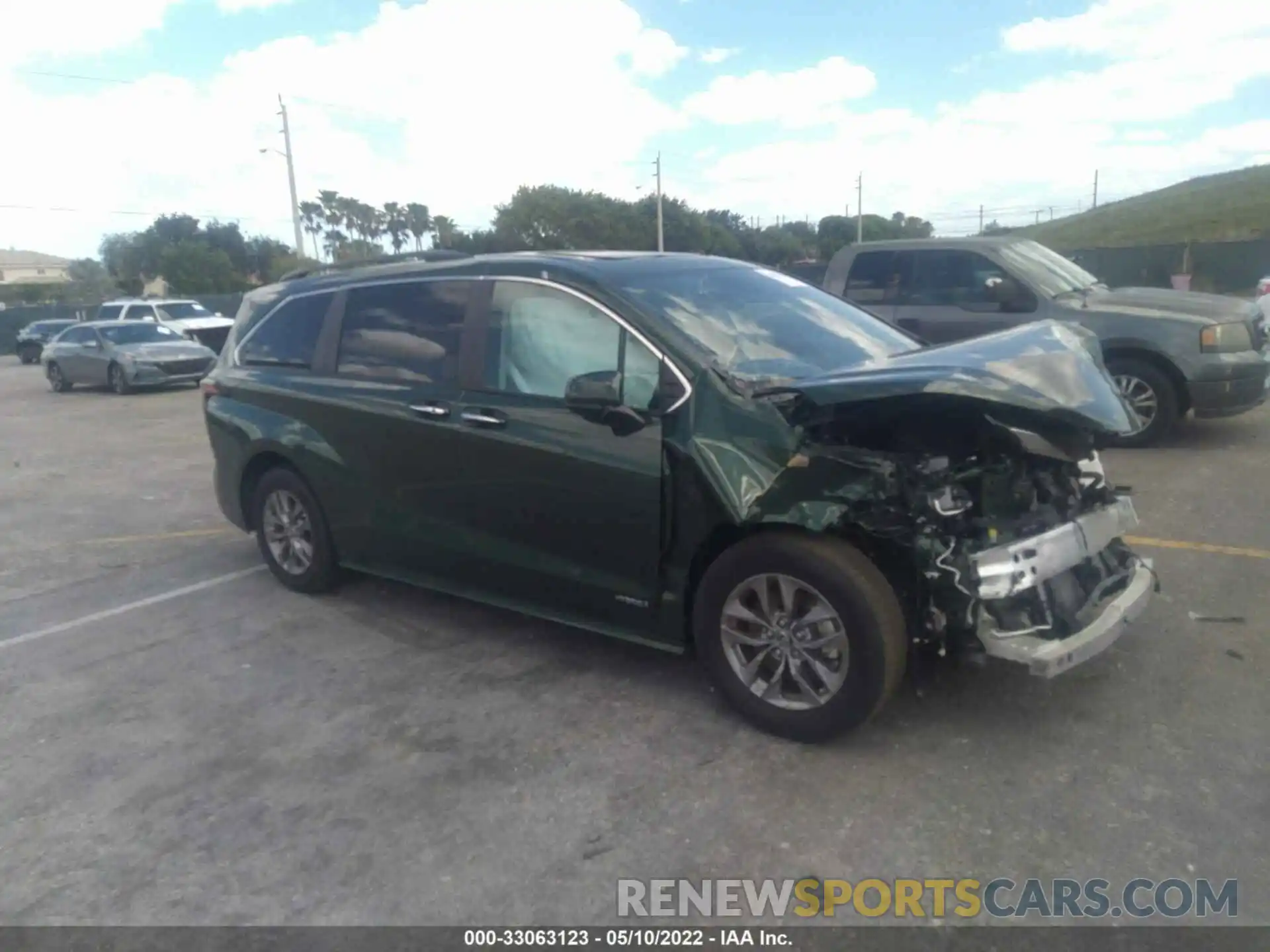 1 Photograph of a damaged car 5TDJRKEC8MS038510 TOYOTA SIENNA 2021