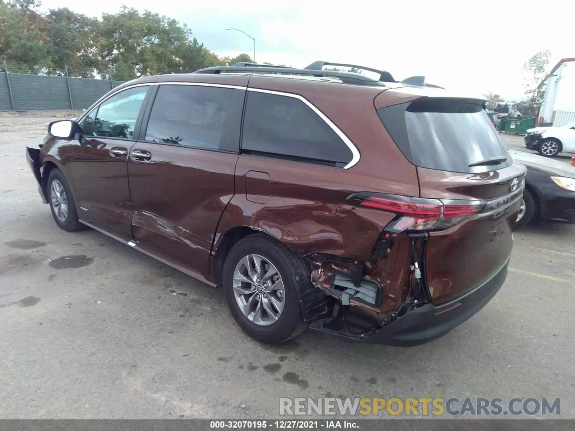 3 Фотография поврежденного автомобиля 5TDJRKEC9MS021361 TOYOTA SIENNA 2021