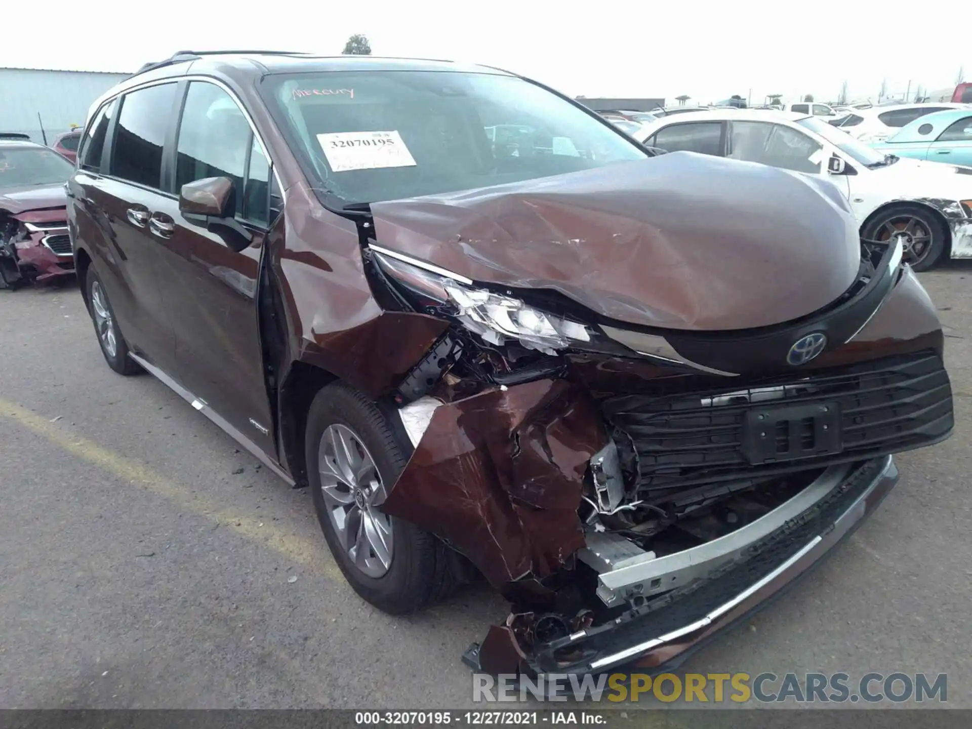 6 Photograph of a damaged car 5TDJRKEC9MS021361 TOYOTA SIENNA 2021