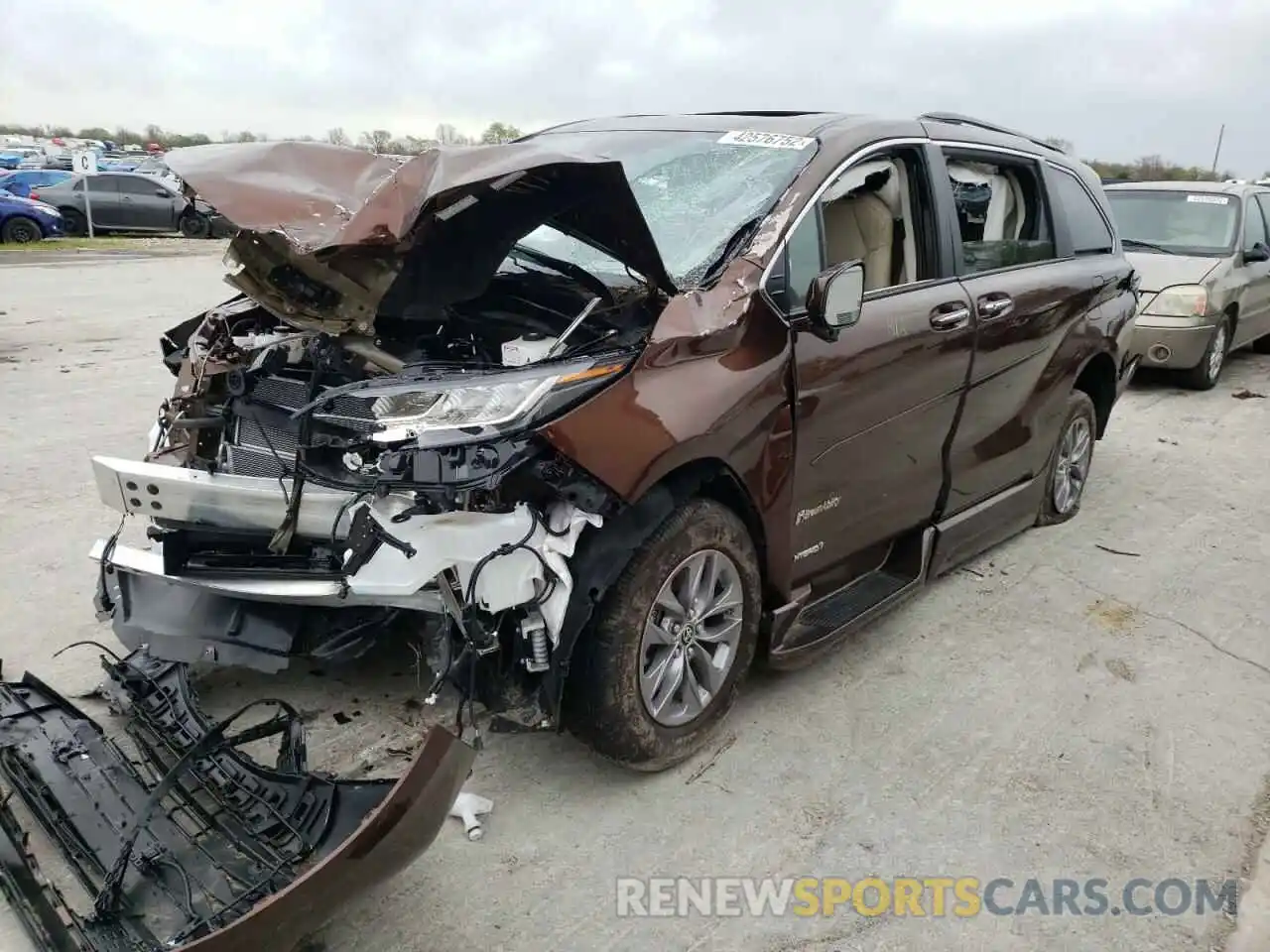 2 Photograph of a damaged car 5TDJRKEC9MS060015 TOYOTA SIENNA 2021