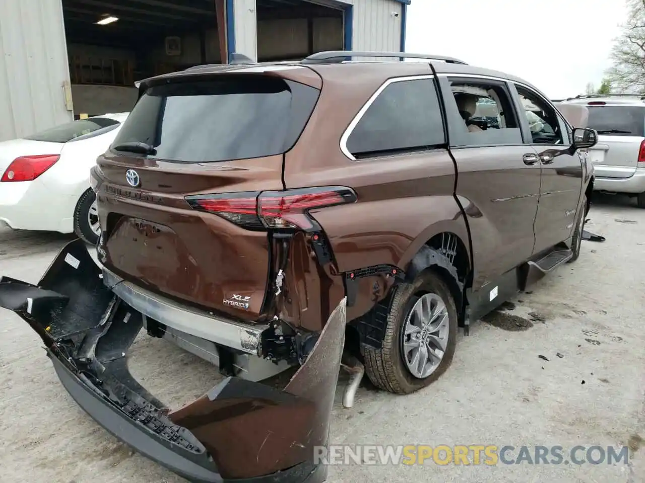 4 Photograph of a damaged car 5TDJRKEC9MS060015 TOYOTA SIENNA 2021