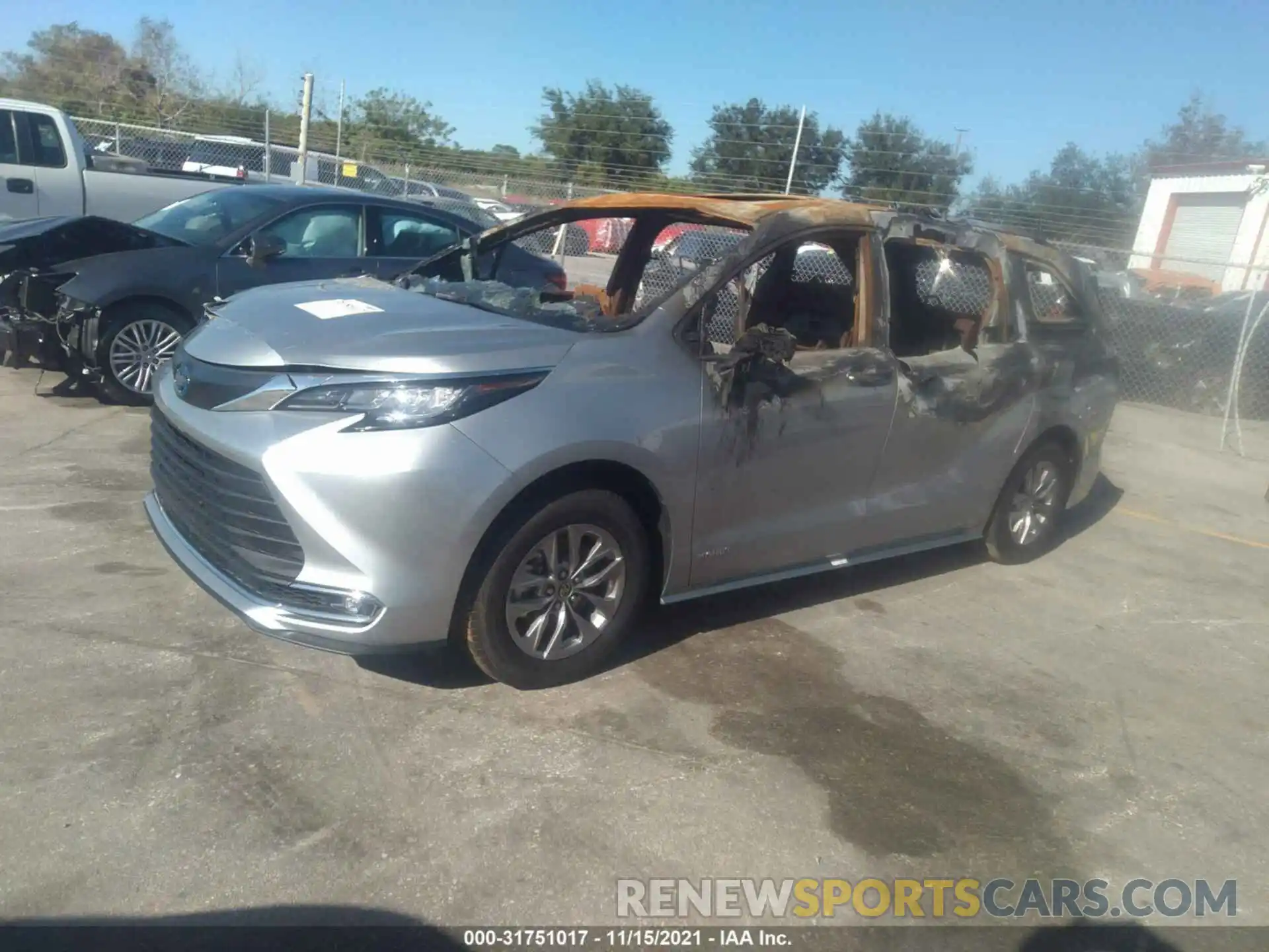 2 Photograph of a damaged car 5TDJRKECXMS021675 TOYOTA SIENNA 2021