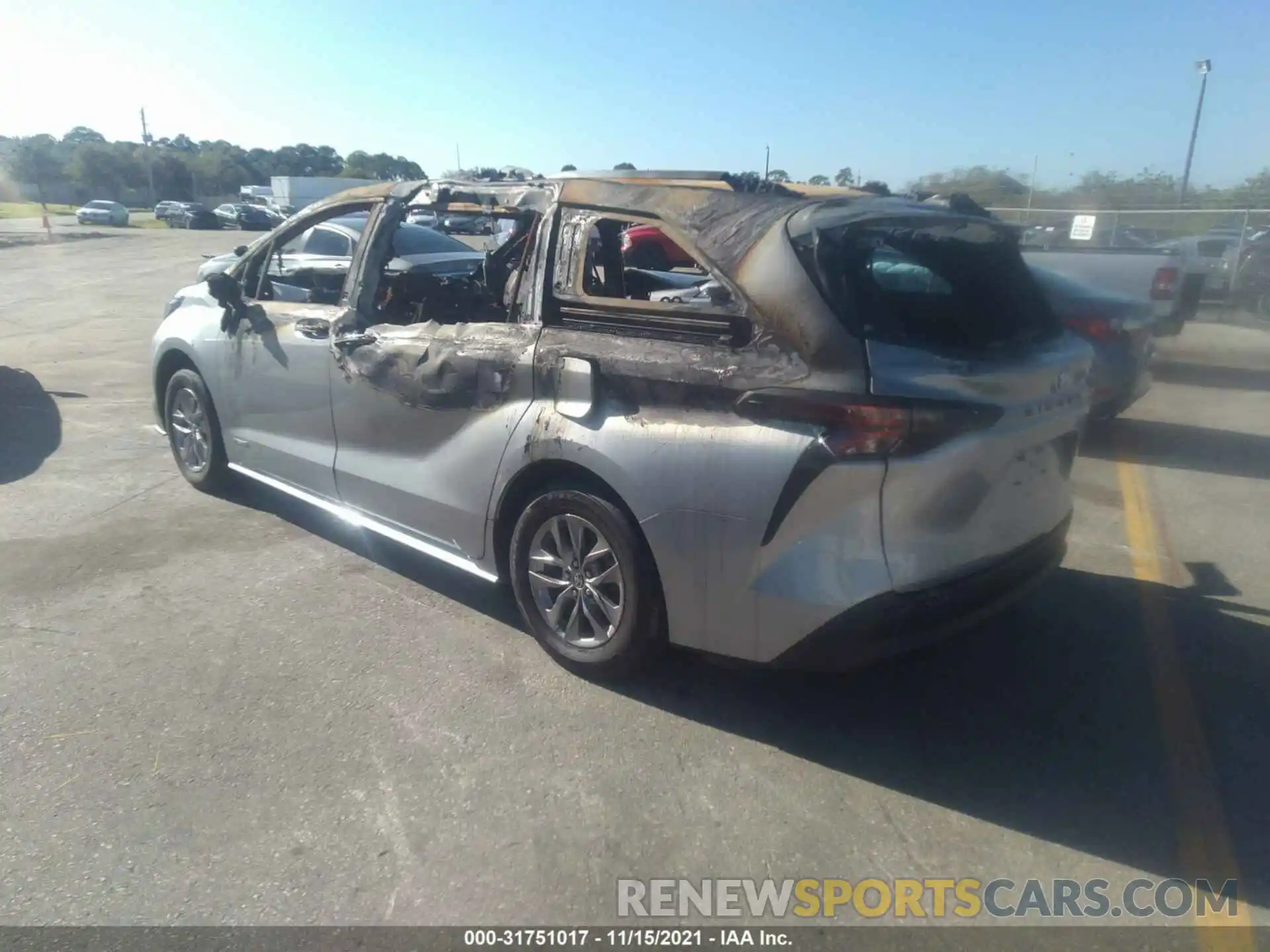 3 Photograph of a damaged car 5TDJRKECXMS021675 TOYOTA SIENNA 2021