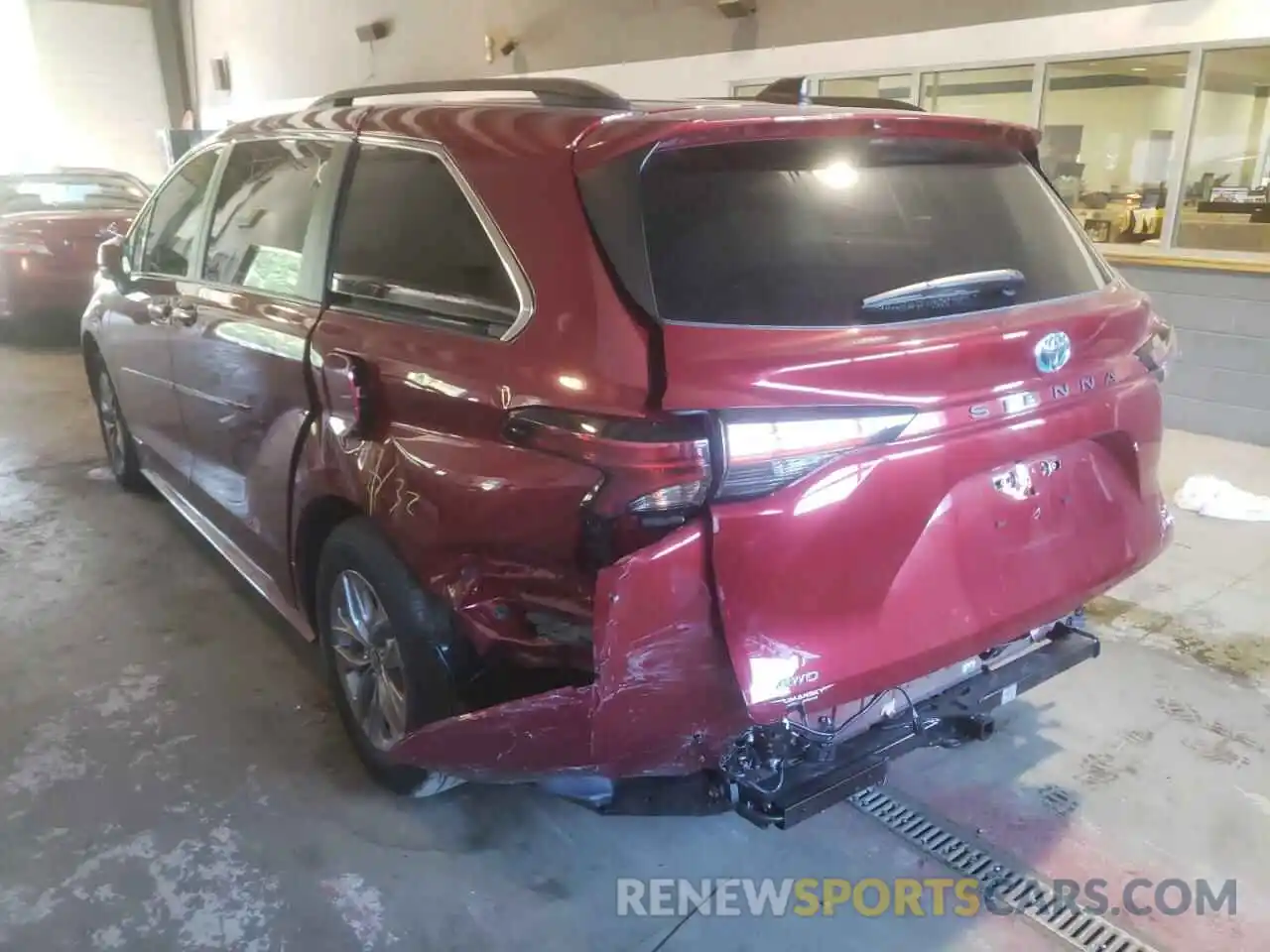 3 Photograph of a damaged car 5TDJSKFC0MS005326 TOYOTA SIENNA 2021