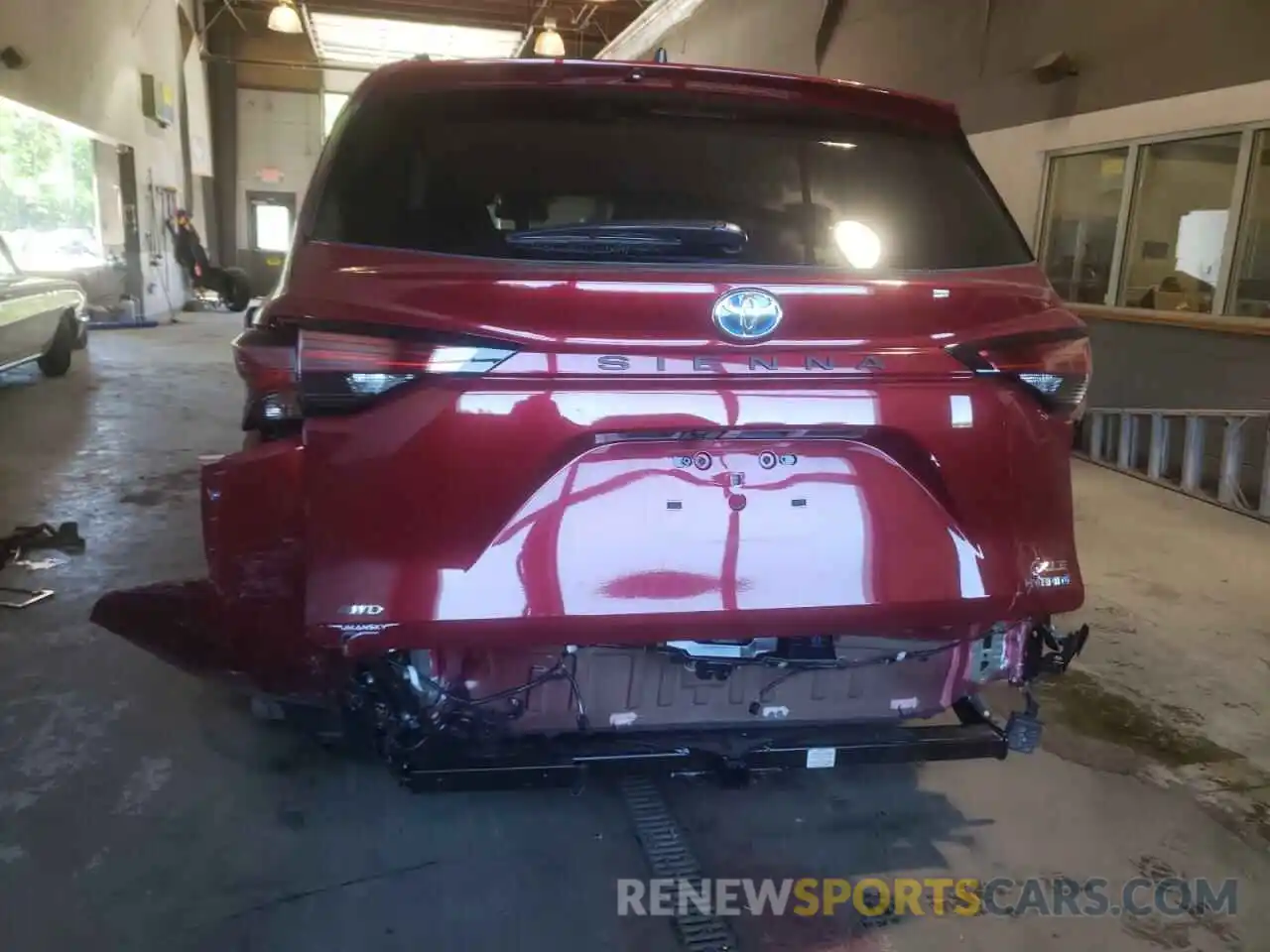 9 Photograph of a damaged car 5TDJSKFC0MS005326 TOYOTA SIENNA 2021