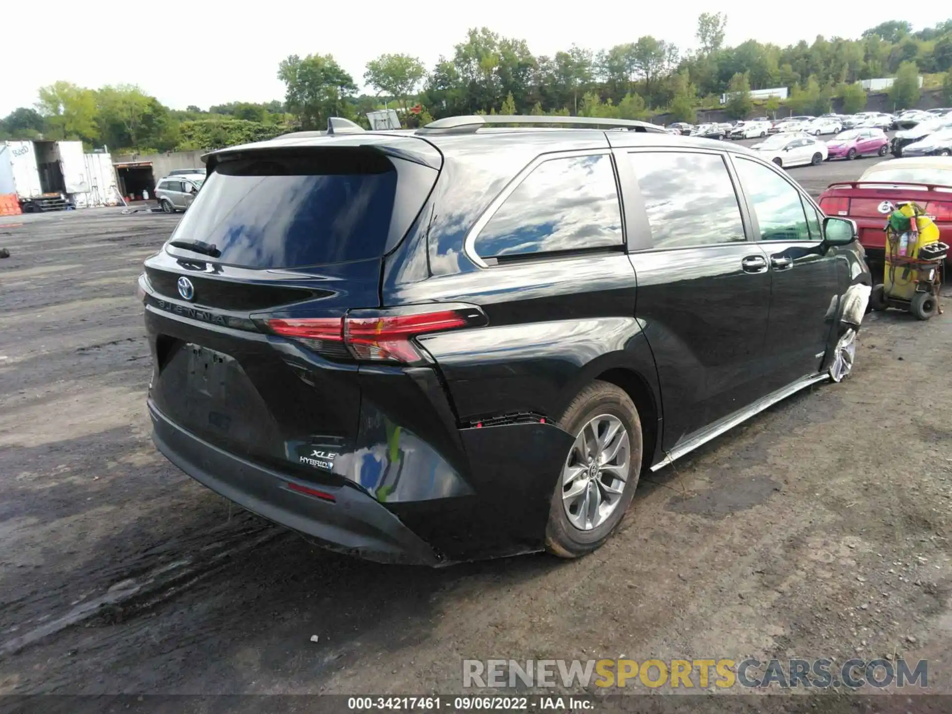 4 Photograph of a damaged car 5TDJSKFC1MS022247 TOYOTA SIENNA 2021