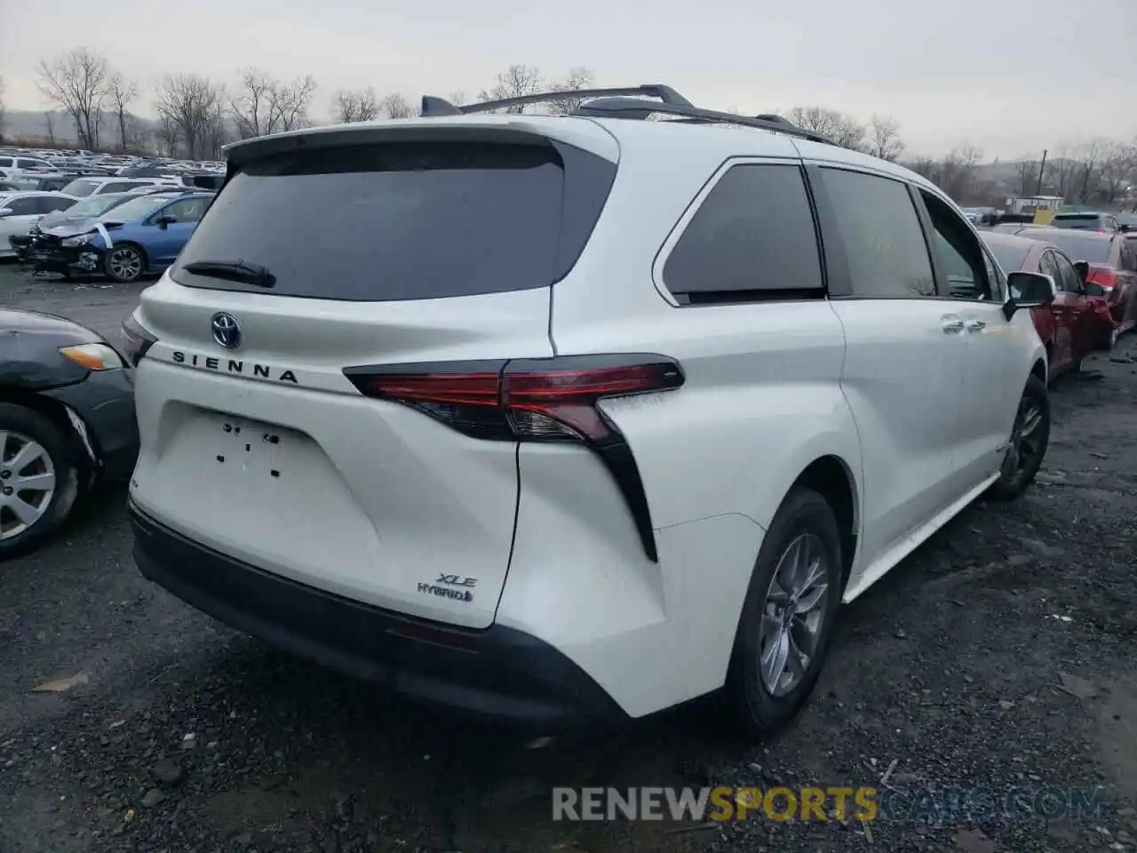 4 Photograph of a damaged car 5TDJSKFC2MS002363 TOYOTA SIENNA 2021