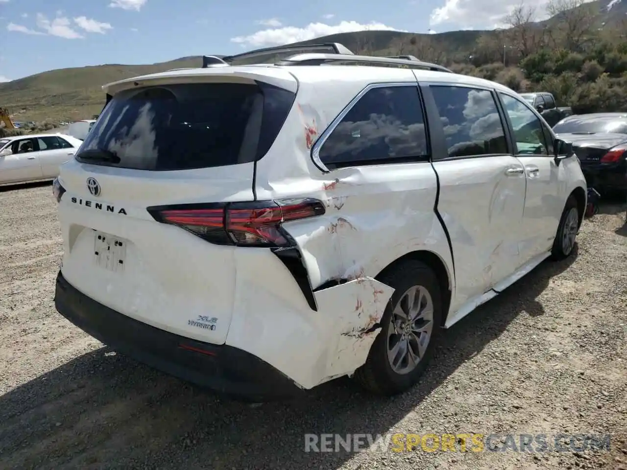 4 Photograph of a damaged car 5TDJSKFC2MS019017 TOYOTA SIENNA 2021