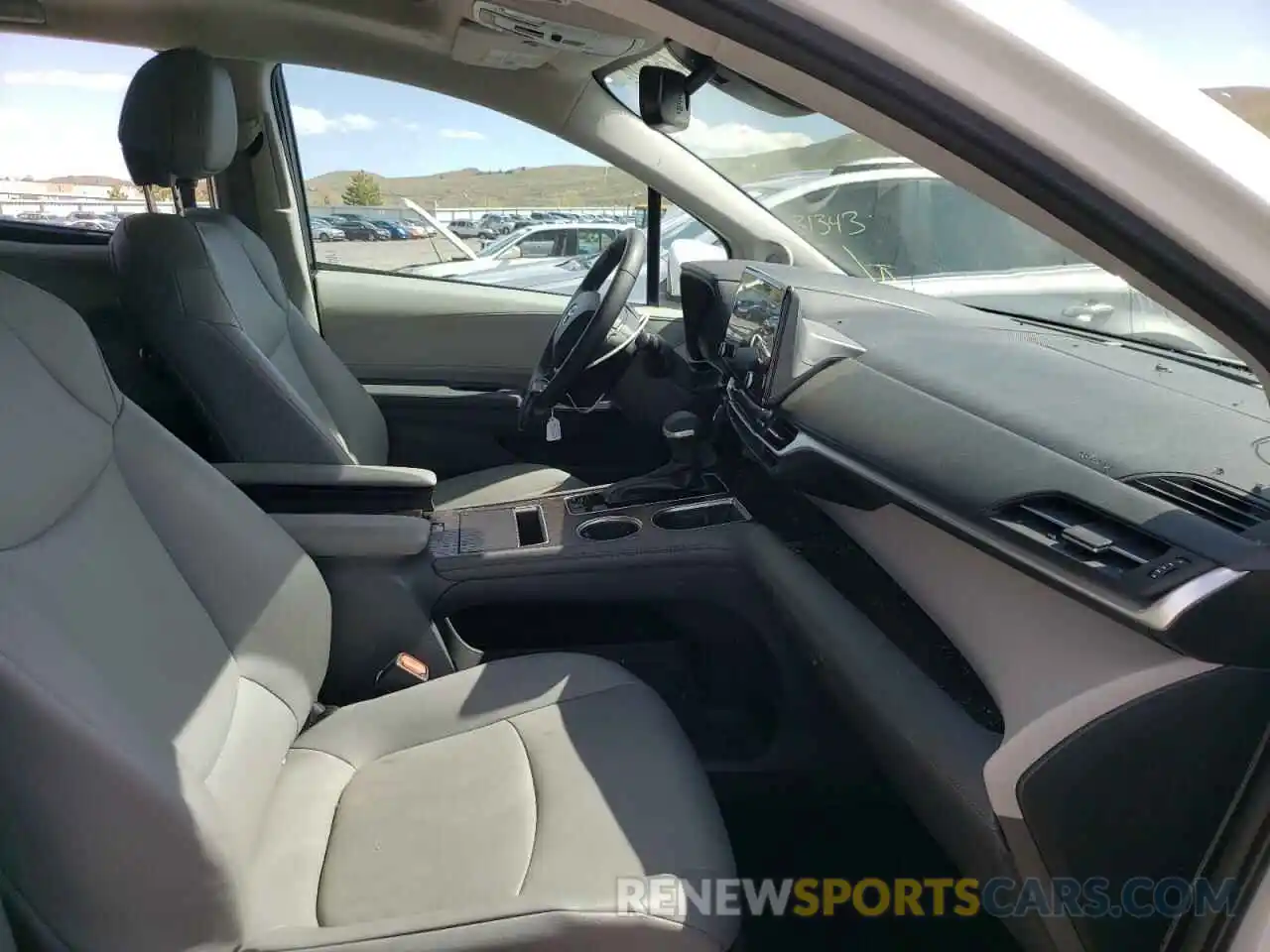 5 Photograph of a damaged car 5TDJSKFC2MS019017 TOYOTA SIENNA 2021