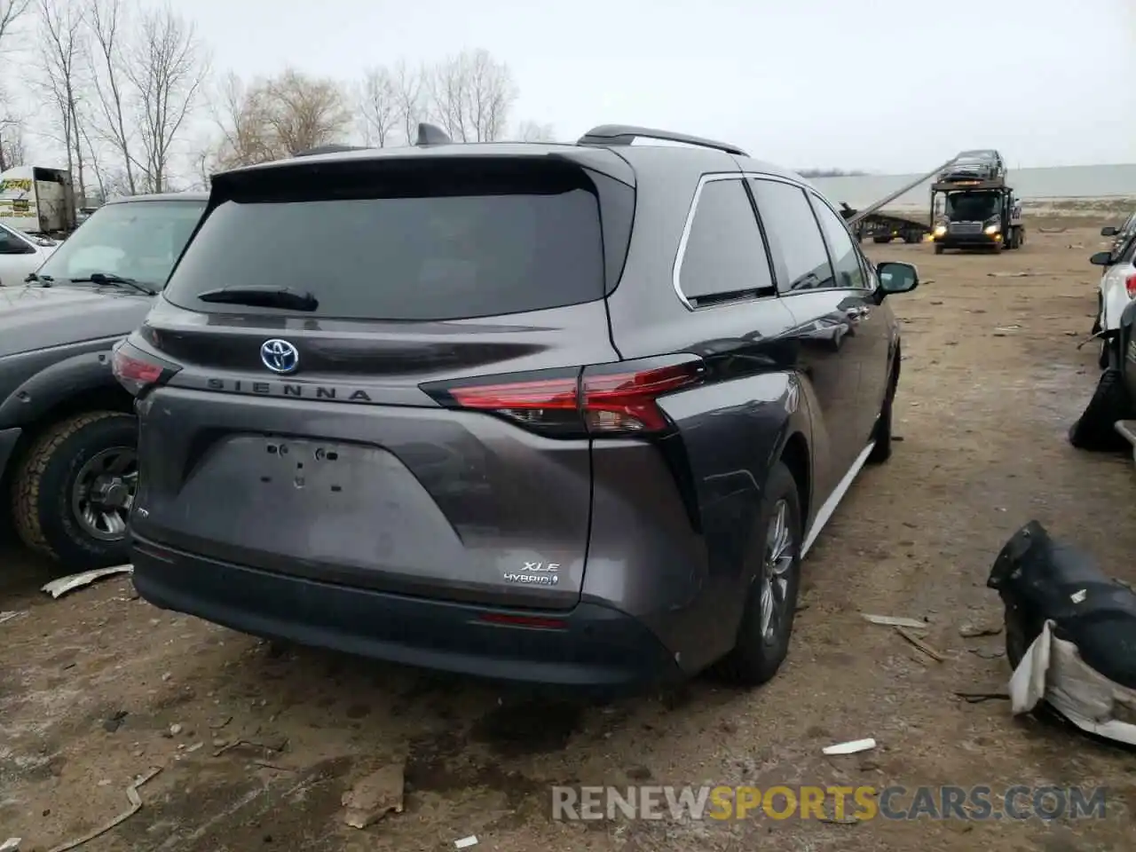 4 Photograph of a damaged car 5TDJSKFC3MS027062 TOYOTA SIENNA 2021