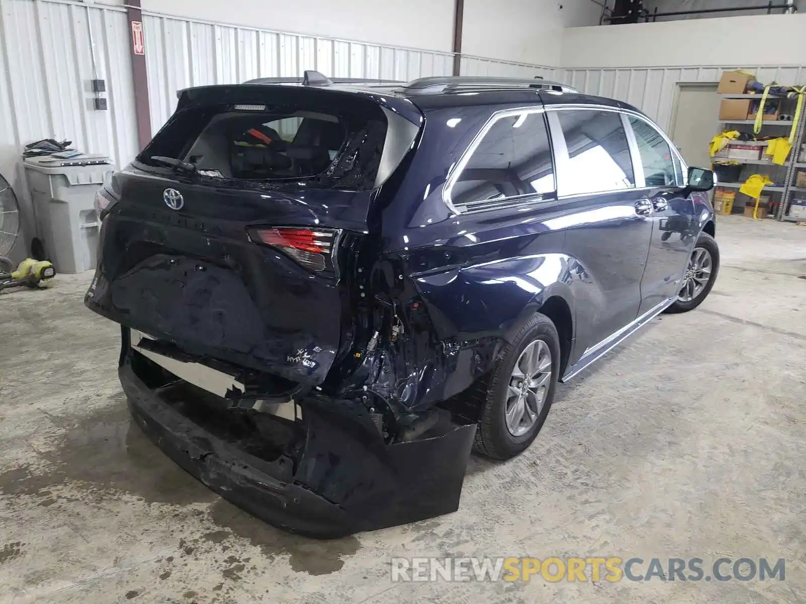 4 Photograph of a damaged car 5TDJSKFC5MS002745 TOYOTA SIENNA 2021