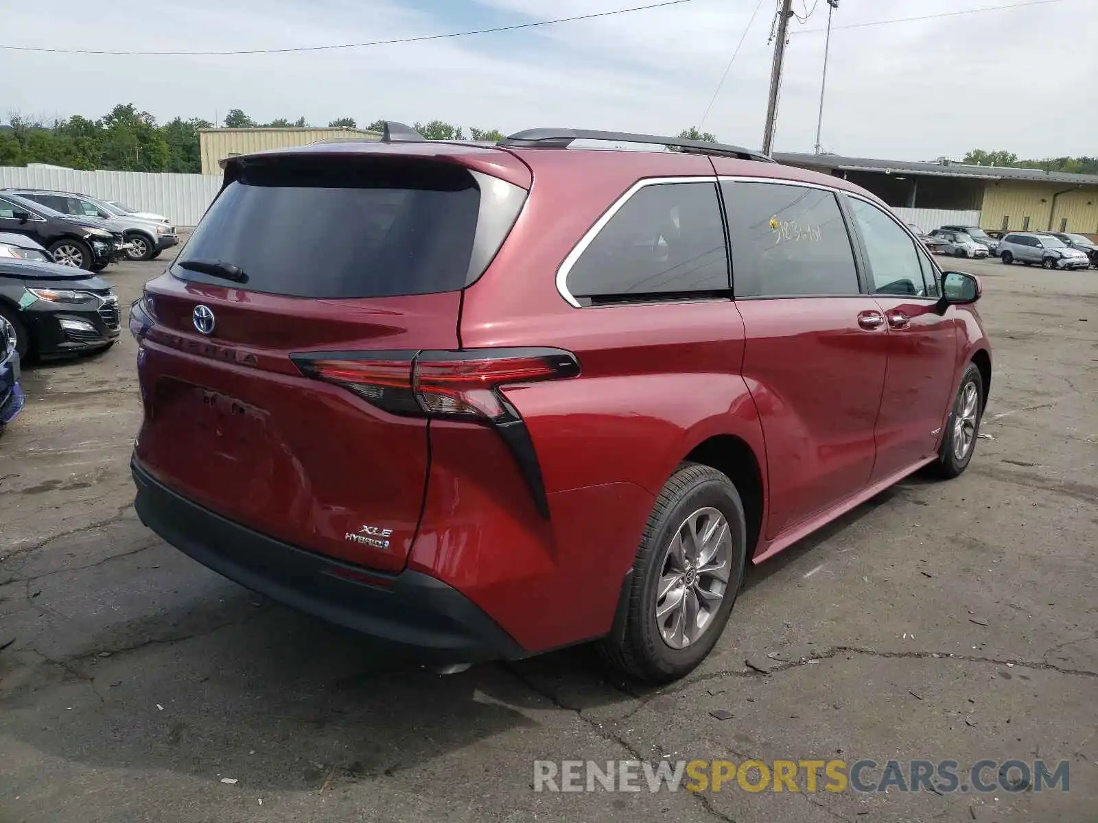 4 Photograph of a damaged car 5TDJSKFC5MS009114 TOYOTA SIENNA 2021