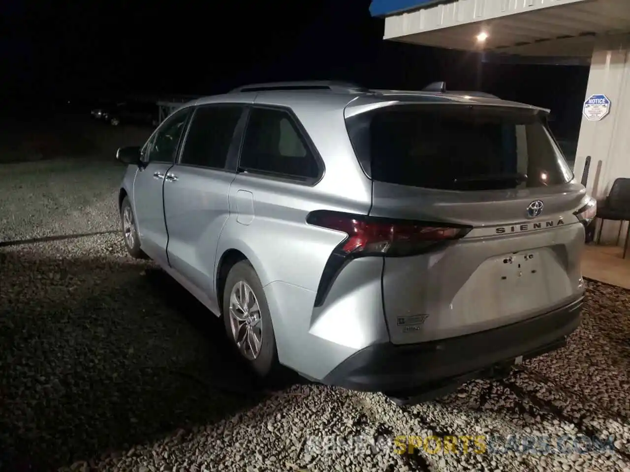 3 Photograph of a damaged car 5TDJSKFC6MS002253 TOYOTA SIENNA 2021