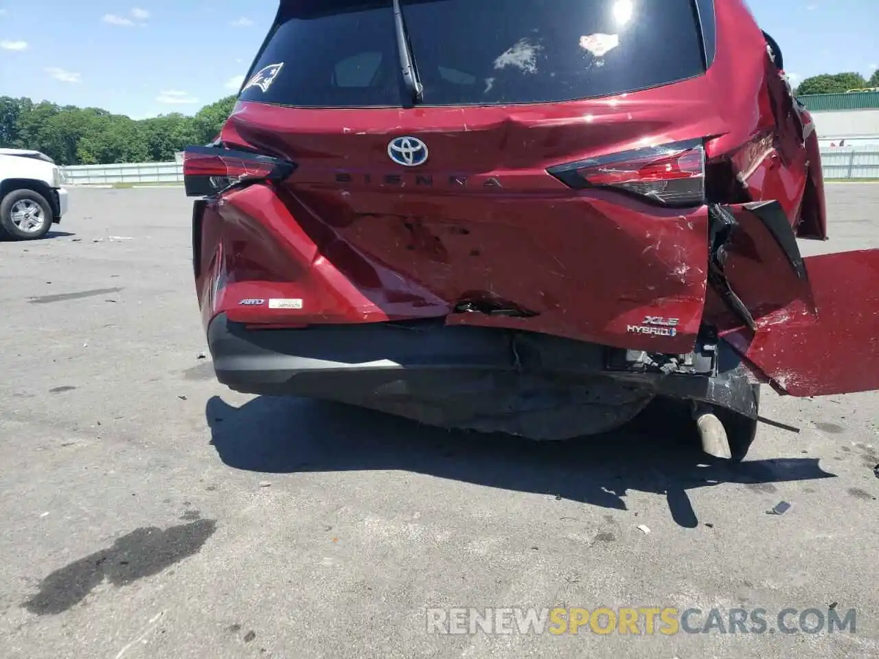 9 Photograph of a damaged car 5TDJSKFC6MS003578 TOYOTA SIENNA 2021