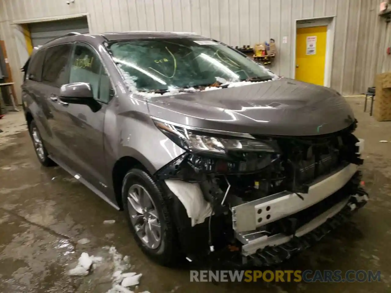 1 Photograph of a damaged car 5TDJSKFC6MS009865 TOYOTA SIENNA 2021