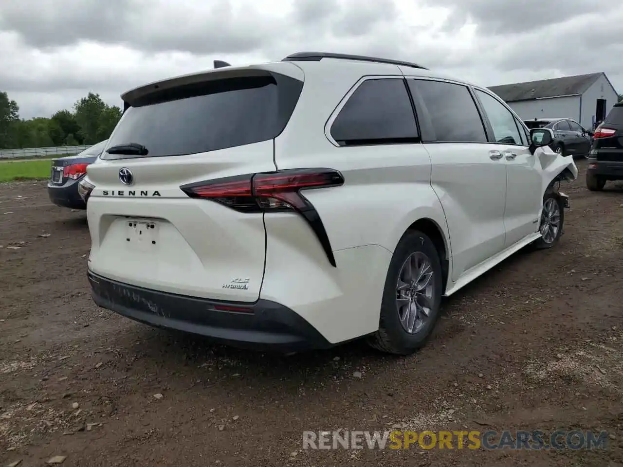 4 Photograph of a damaged car 5TDJSKFC6MS017626 TOYOTA SIENNA 2021