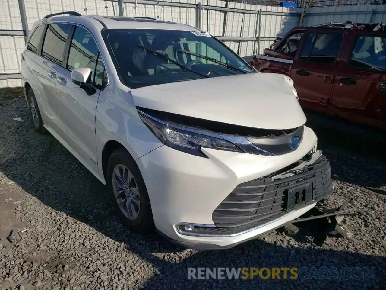 1 Photograph of a damaged car 5TDJSKFC8MS001573 TOYOTA SIENNA 2021