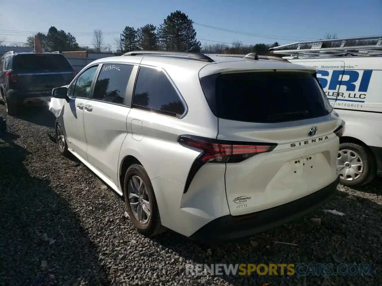 3 Photograph of a damaged car 5TDJSKFC8MS001573 TOYOTA SIENNA 2021