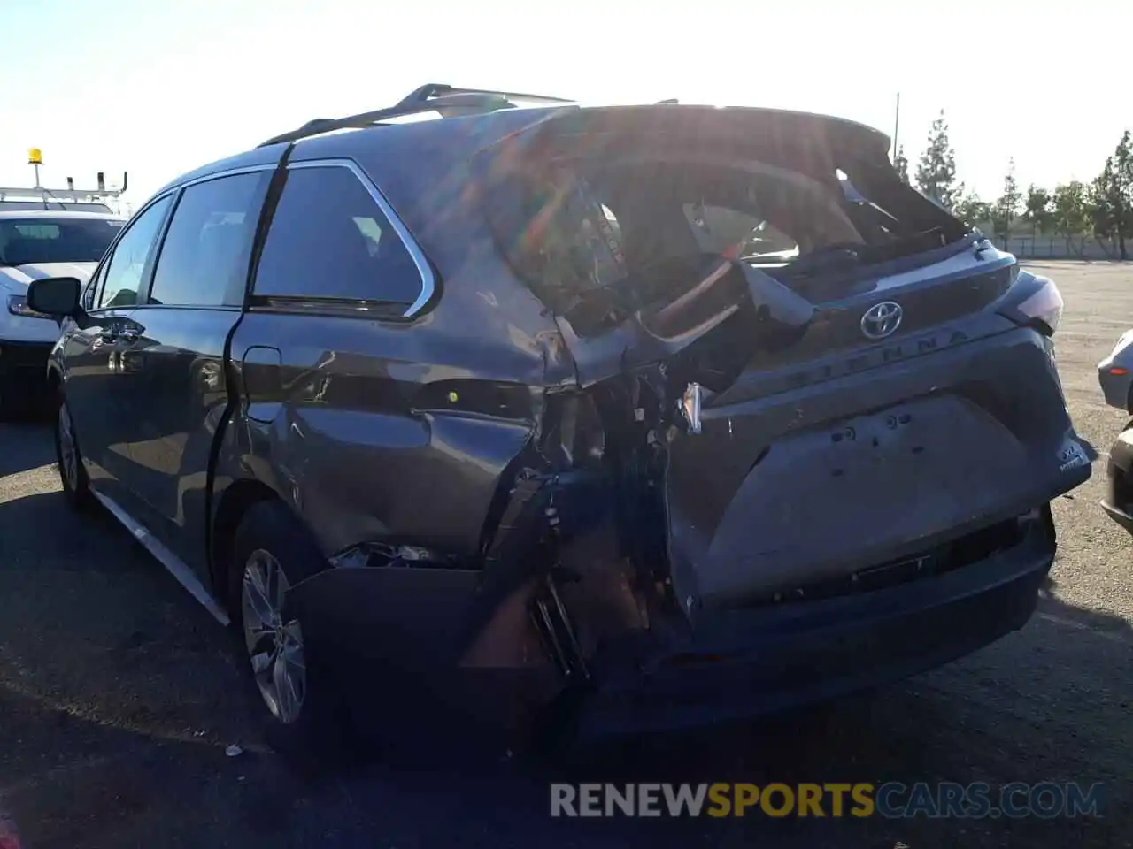 3 Photograph of a damaged car 5TDJSKFC8MS006661 TOYOTA SIENNA 2021