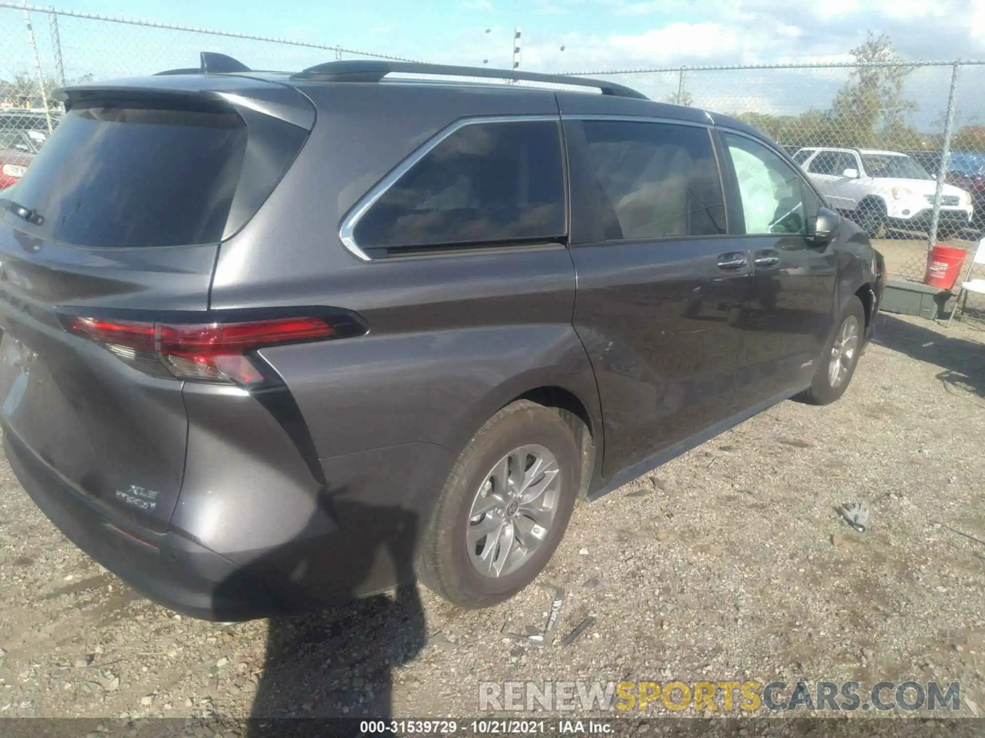 4 Photograph of a damaged car 5TDJSKFC8MS016428 TOYOTA SIENNA 2021