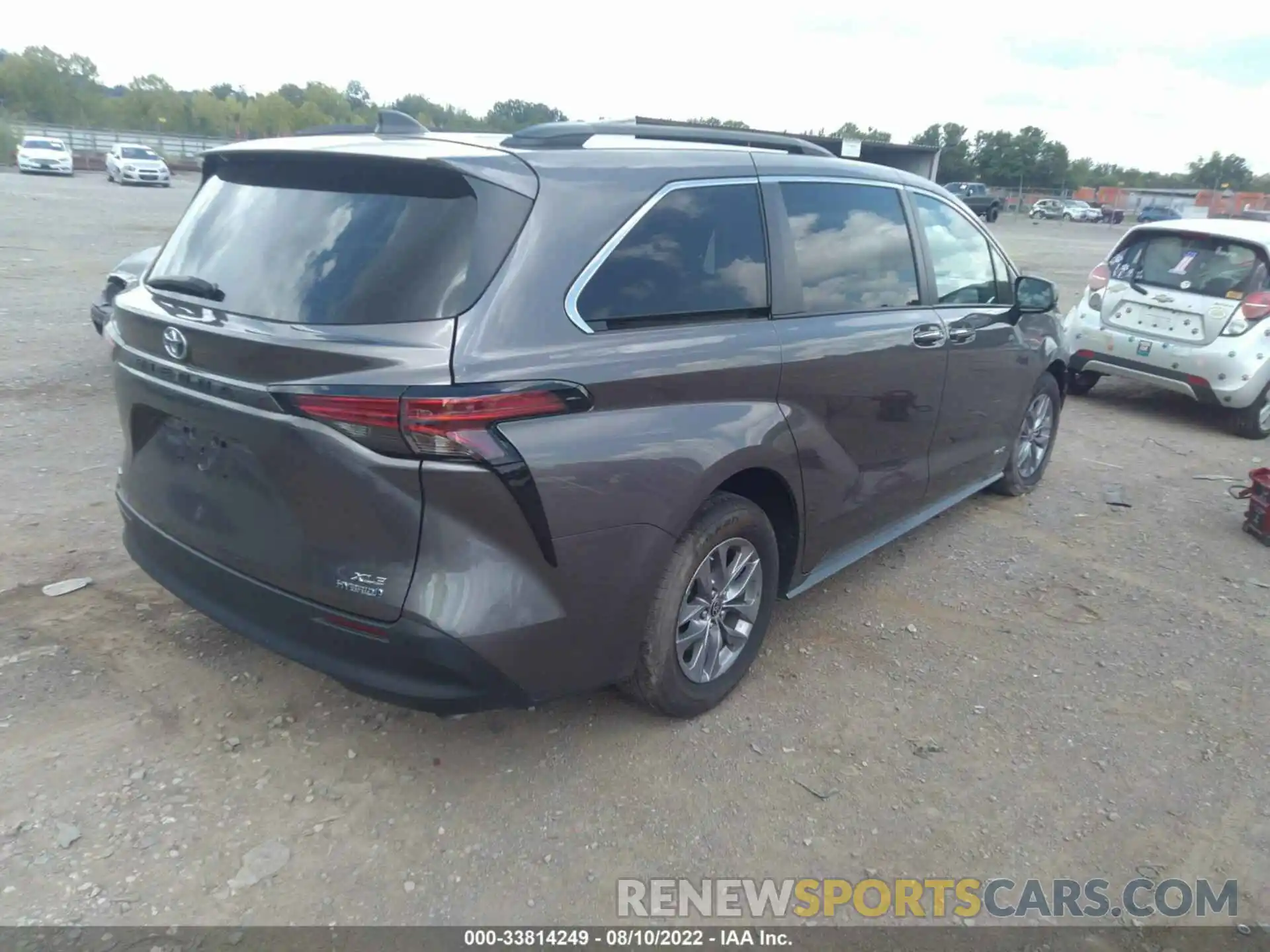 4 Photograph of a damaged car 5TDJSKFC8MS016624 TOYOTA SIENNA 2021