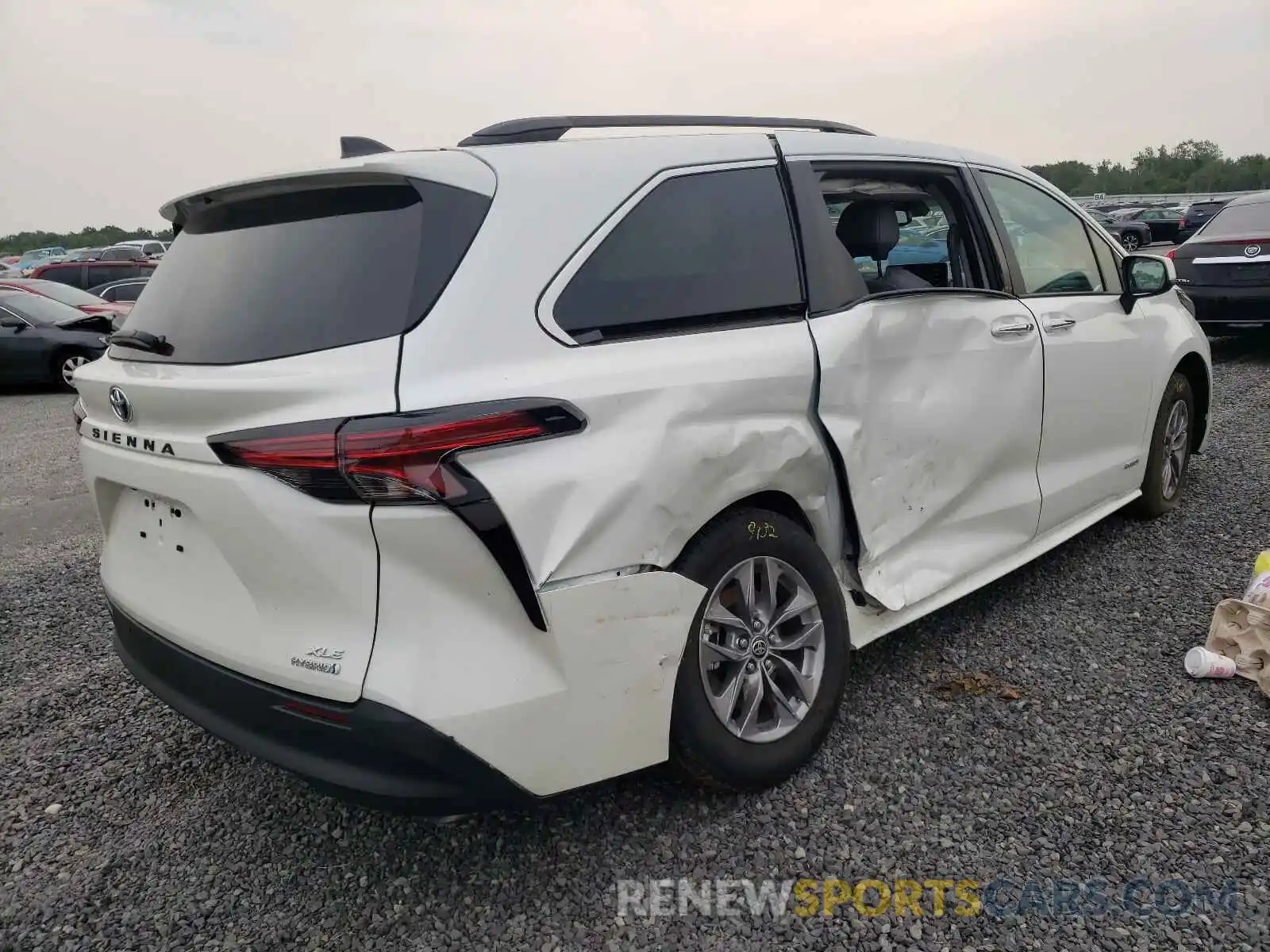 4 Photograph of a damaged car 5TDJSKFC8MS023721 TOYOTA SIENNA 2021