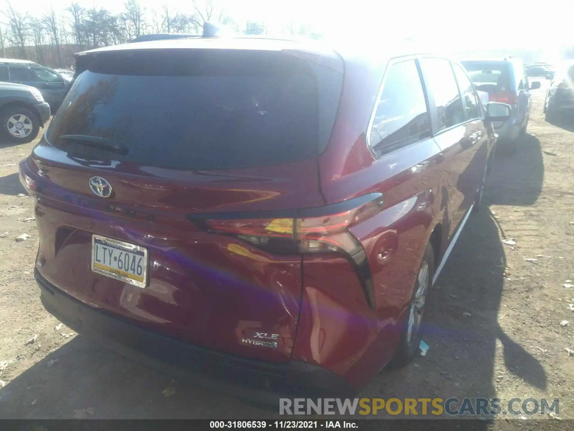 4 Photograph of a damaged car 5TDJSKFC8MS037909 TOYOTA SIENNA 2021