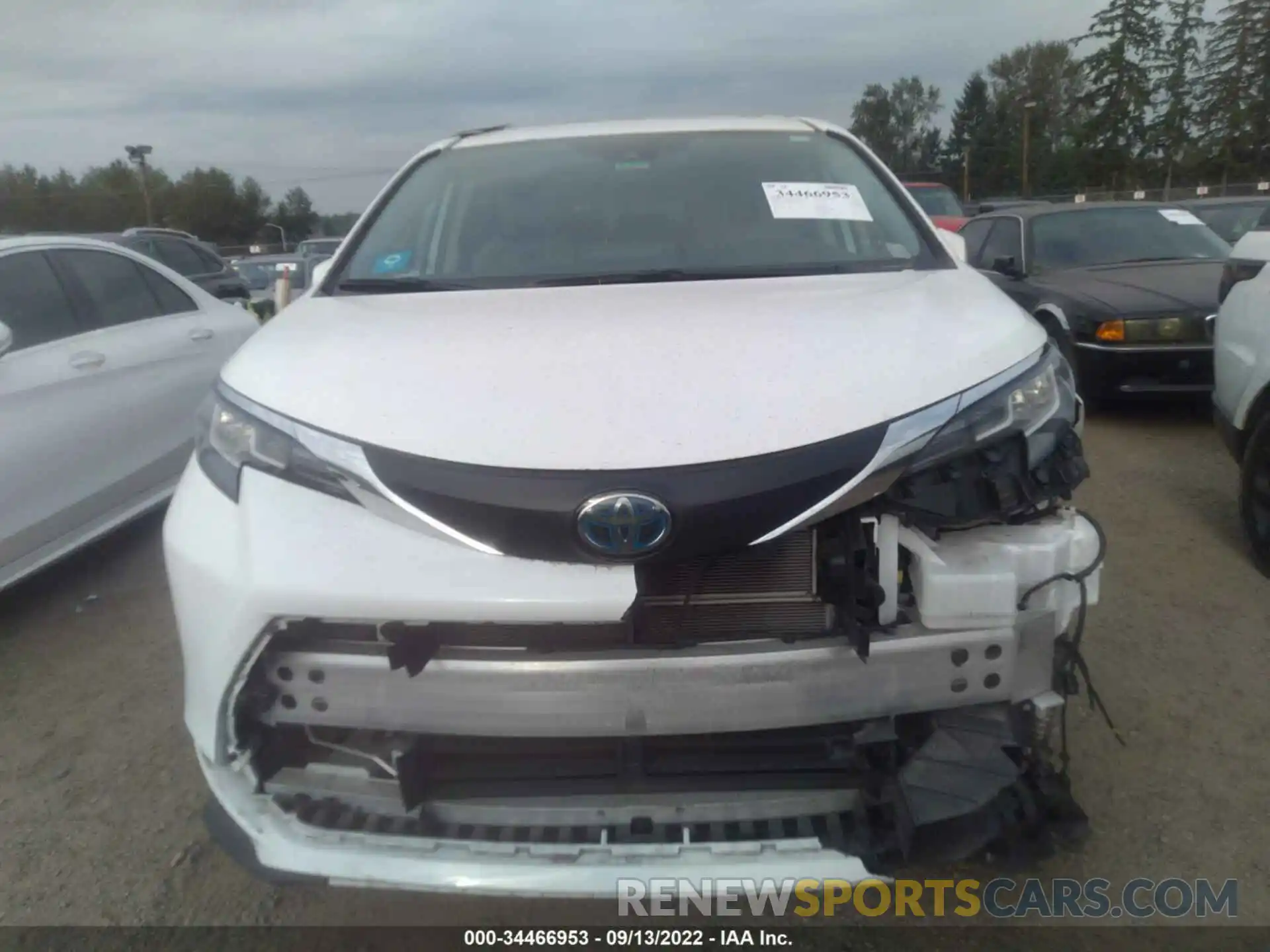 6 Photograph of a damaged car 5TDKRKEC0MS015050 TOYOTA SIENNA 2021