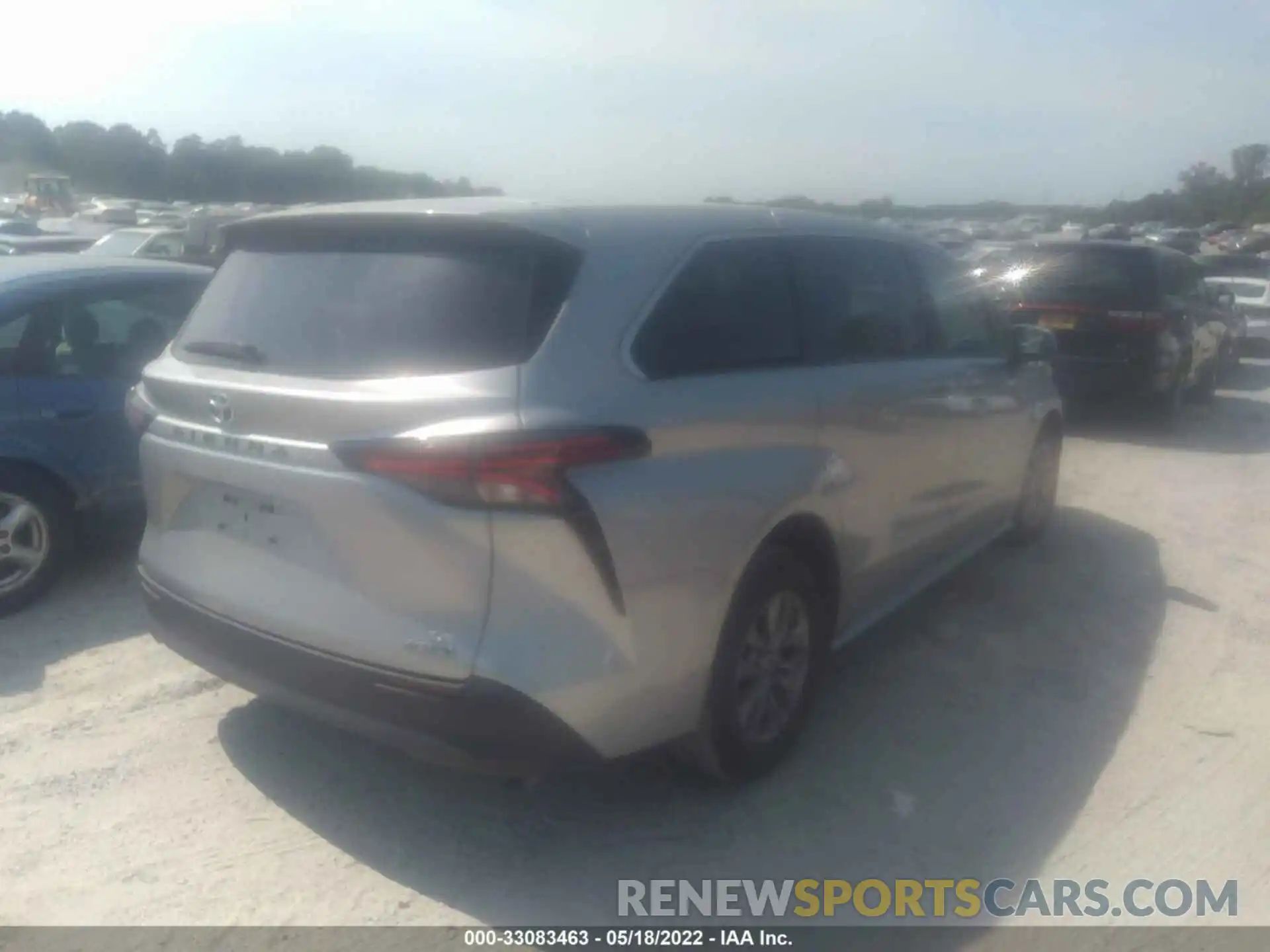 4 Photograph of a damaged car 5TDKRKEC0MS018630 TOYOTA SIENNA 2021