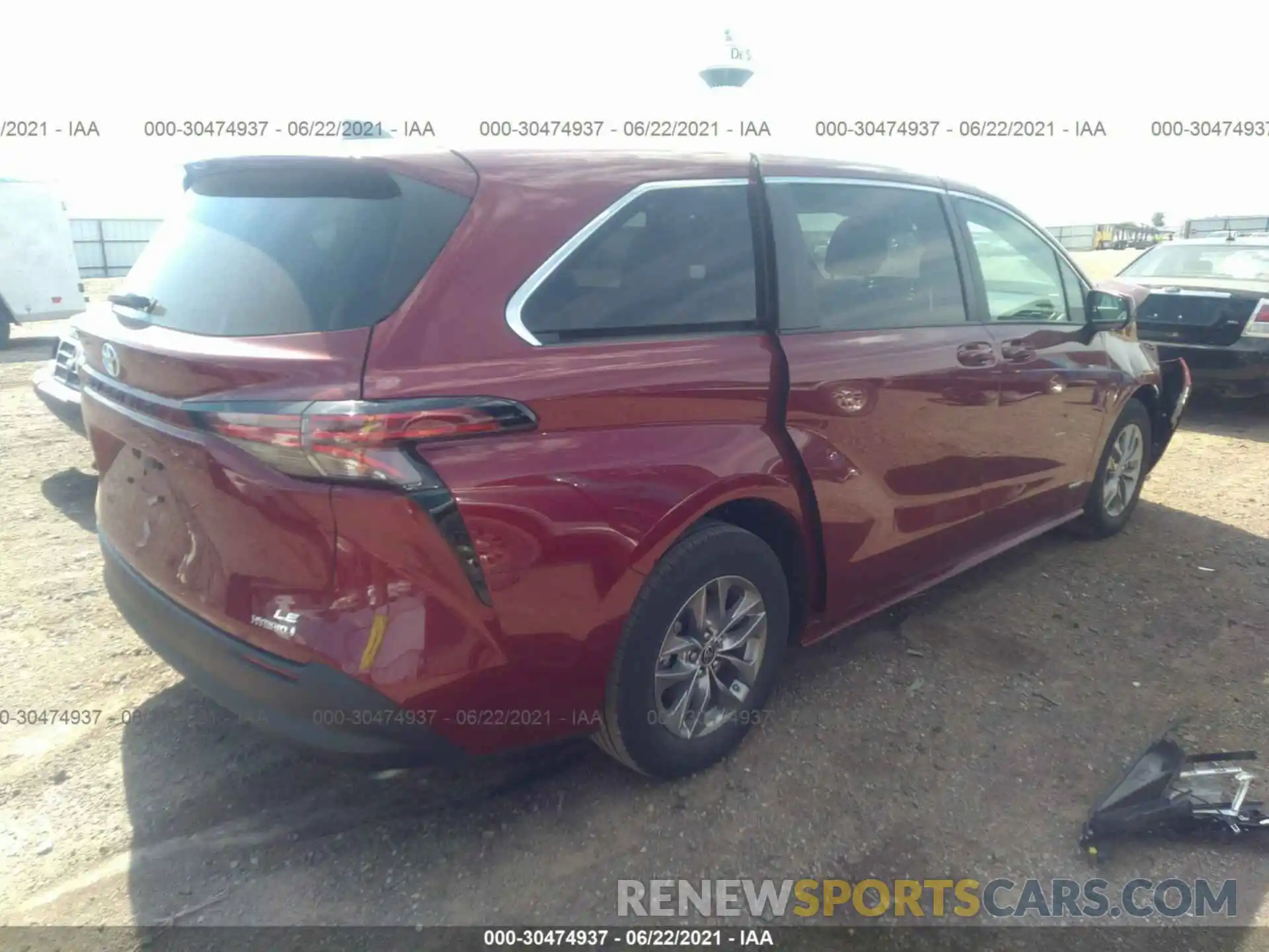 4 Photograph of a damaged car 5TDKRKEC0MS027781 TOYOTA SIENNA 2021