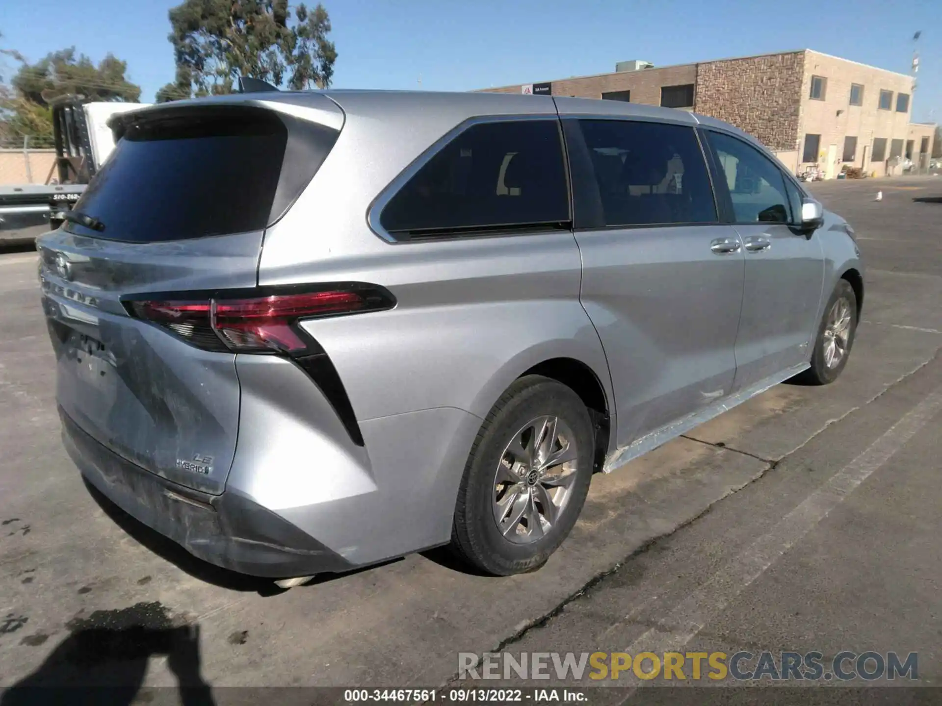 4 Photograph of a damaged car 5TDKRKEC0MS029644 TOYOTA SIENNA 2021