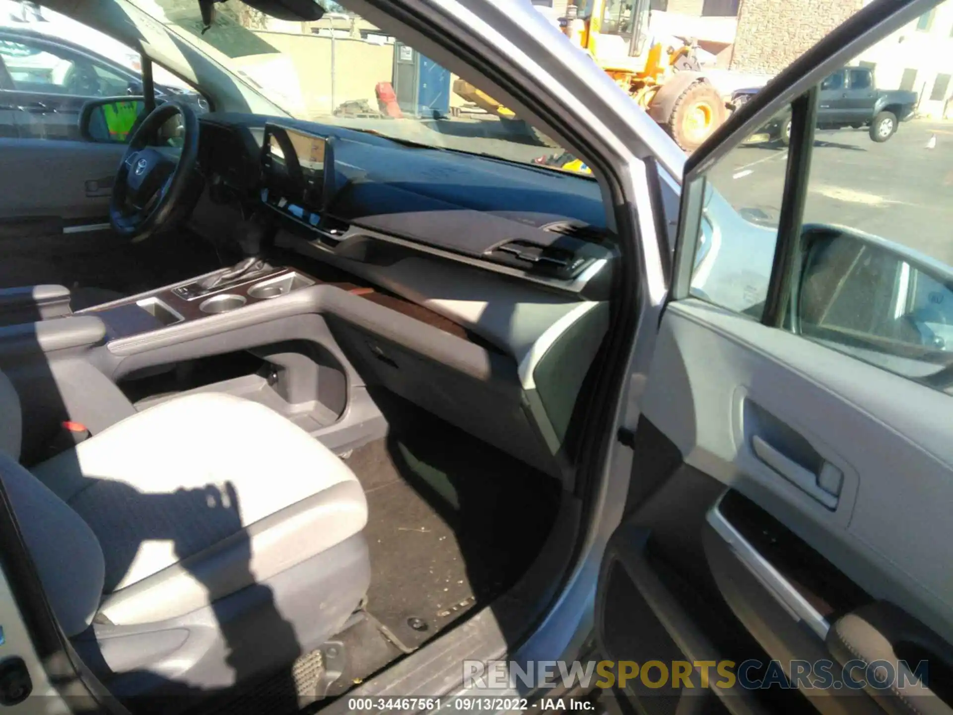 5 Photograph of a damaged car 5TDKRKEC0MS029644 TOYOTA SIENNA 2021